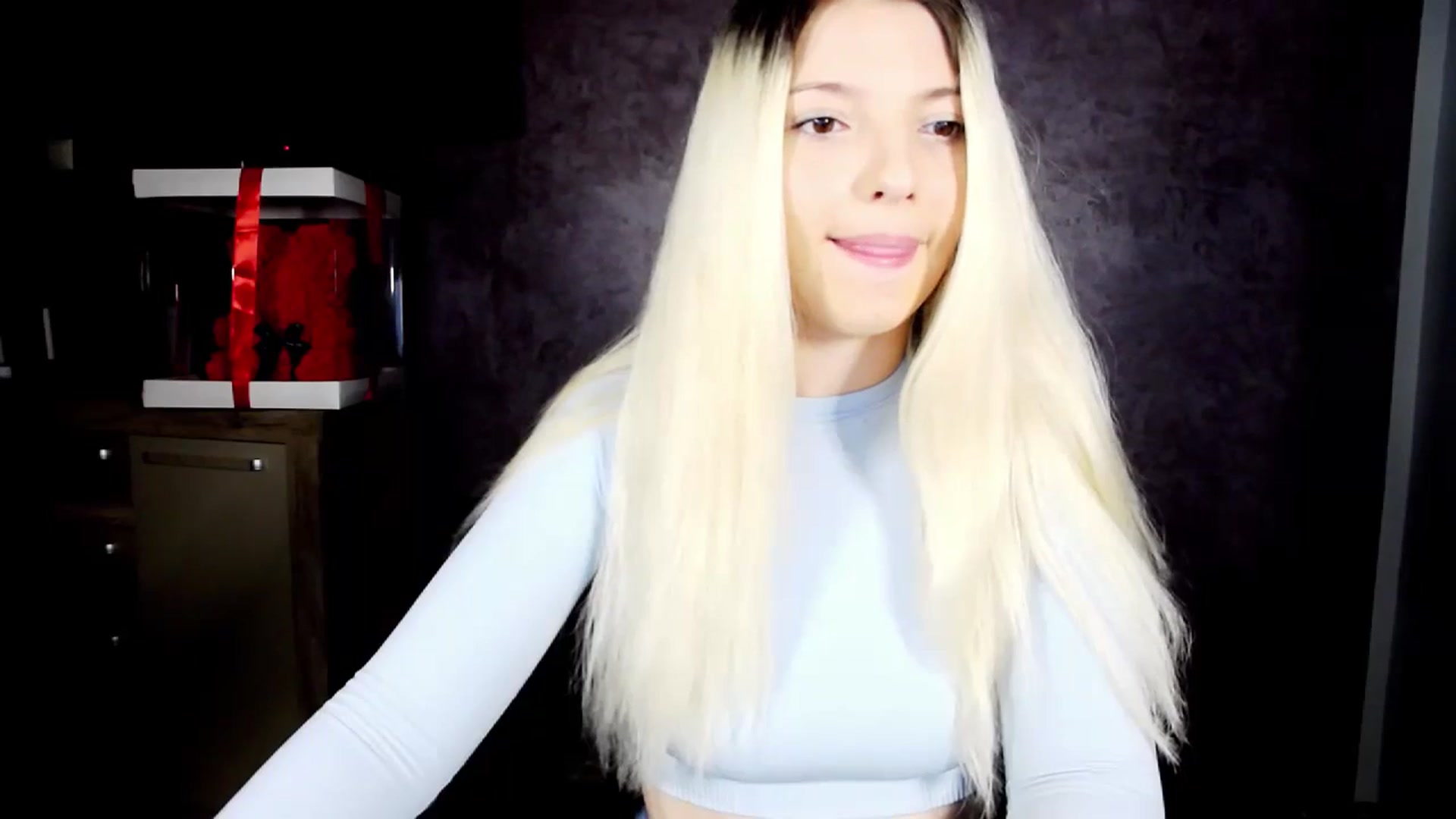 Gallery image thumbnail from Anelie18_'s myfreecams stream on, 11/20/2024, 13:25 image 16 of 20