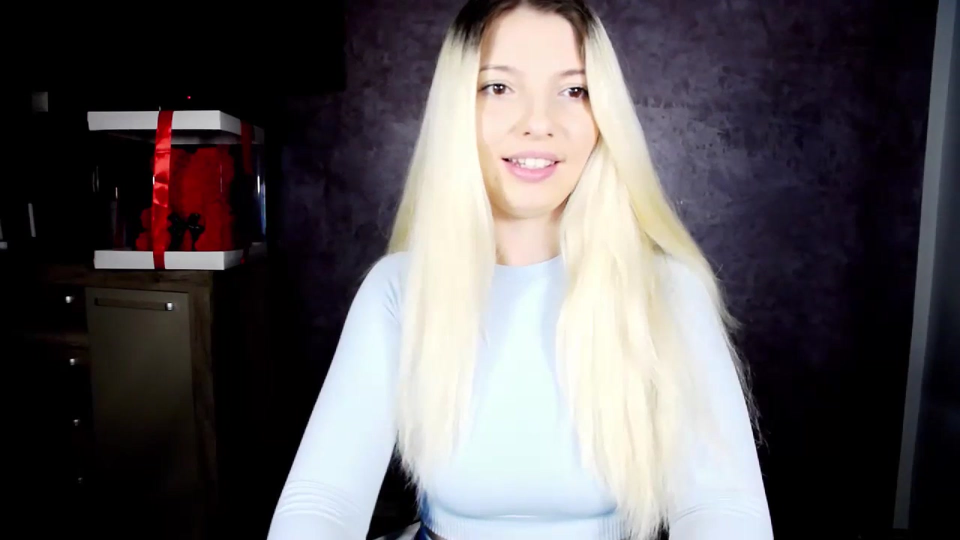 Gallery image thumbnail from Anelie18_'s myfreecams stream on, 11/20/2024, 13:25 image 12 of 20