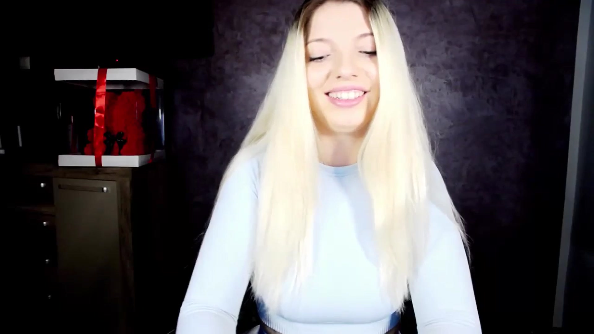 Gallery image thumbnail from Anelie18_'s myfreecams stream on, 11/20/2024, 13:25 image 13 of 20