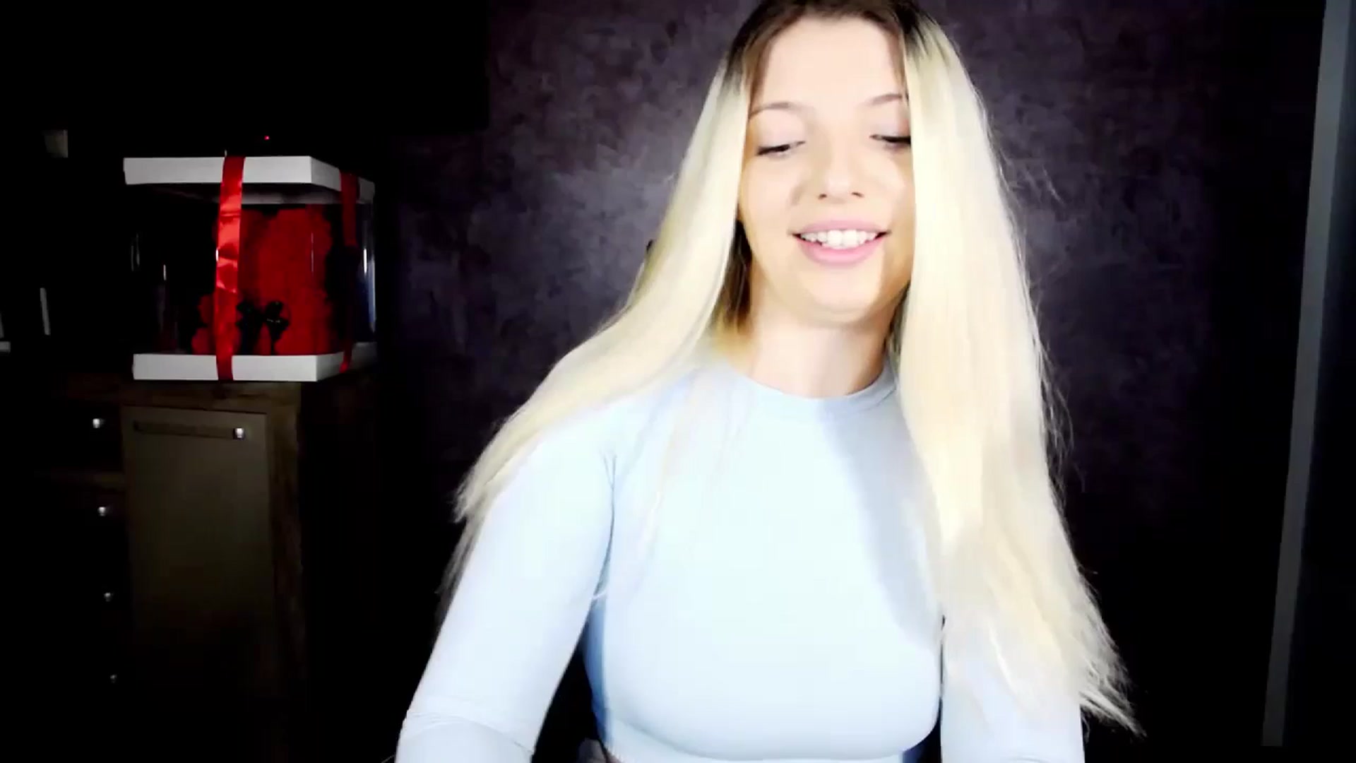 Gallery image thumbnail from Anelie18_'s myfreecams stream on, 11/20/2024, 13:25 image 15 of 20