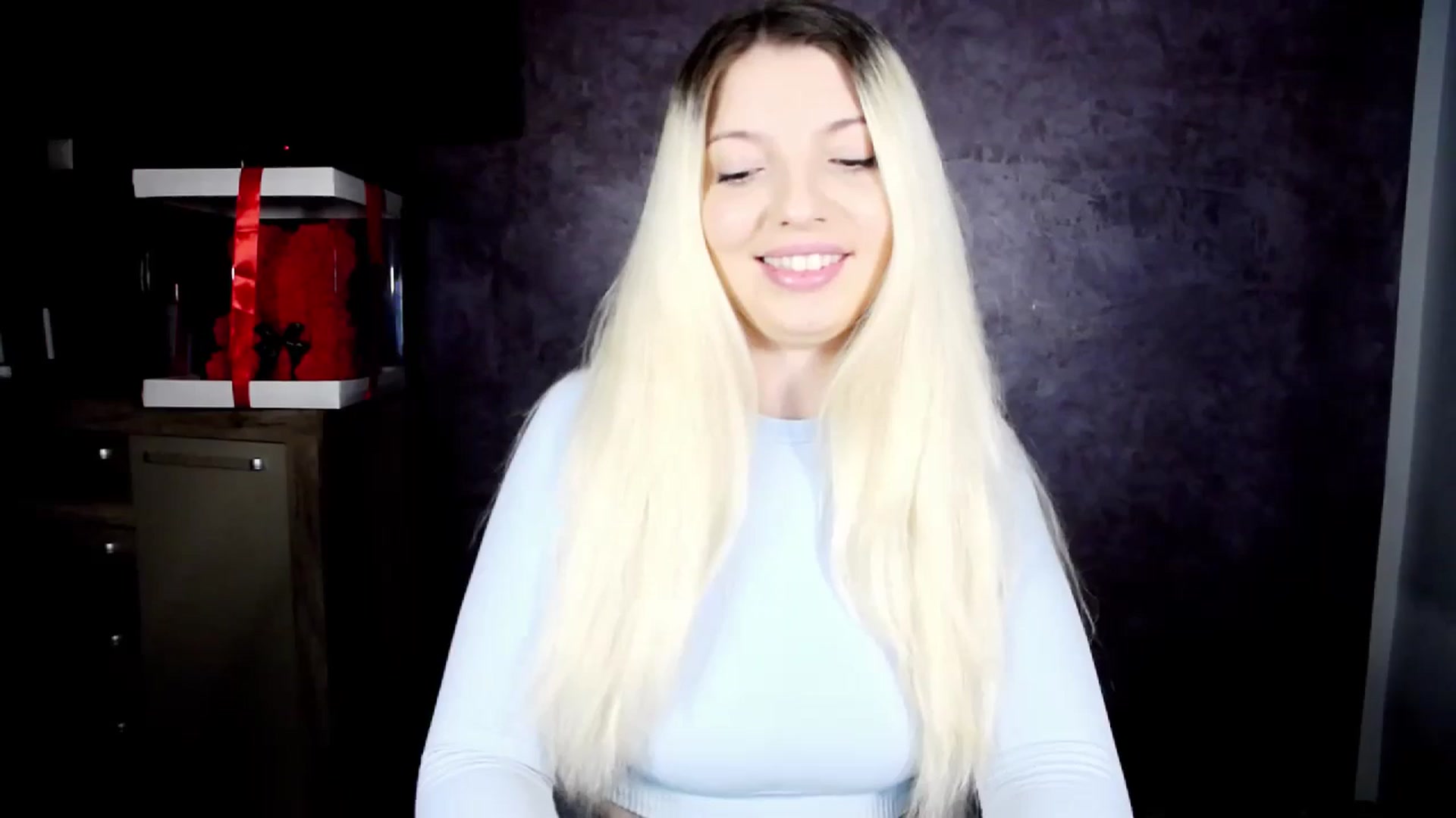 Gallery image thumbnail from Anelie18_'s myfreecams stream on, 11/20/2024, 13:25 image 10 of 20