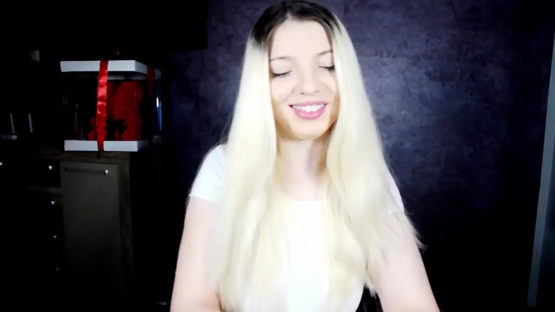 Gallery image thumbnail from Anelie18_'s myfreecams stream on, 11/21/2024, 09:00 image 14 of 20