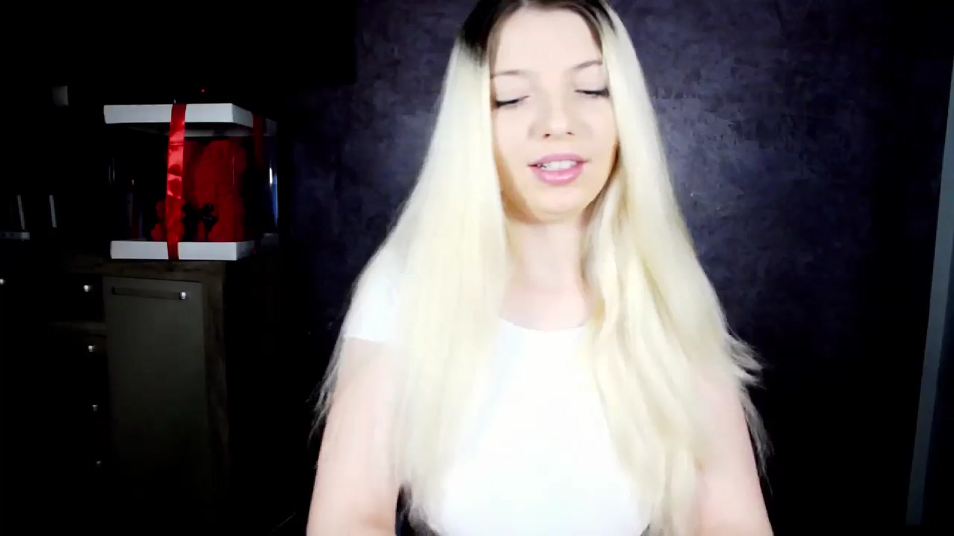 Gallery image thumbnail from Anelie18_'s myfreecams stream on, 11/21/2024, 09:00 image 6 of 20