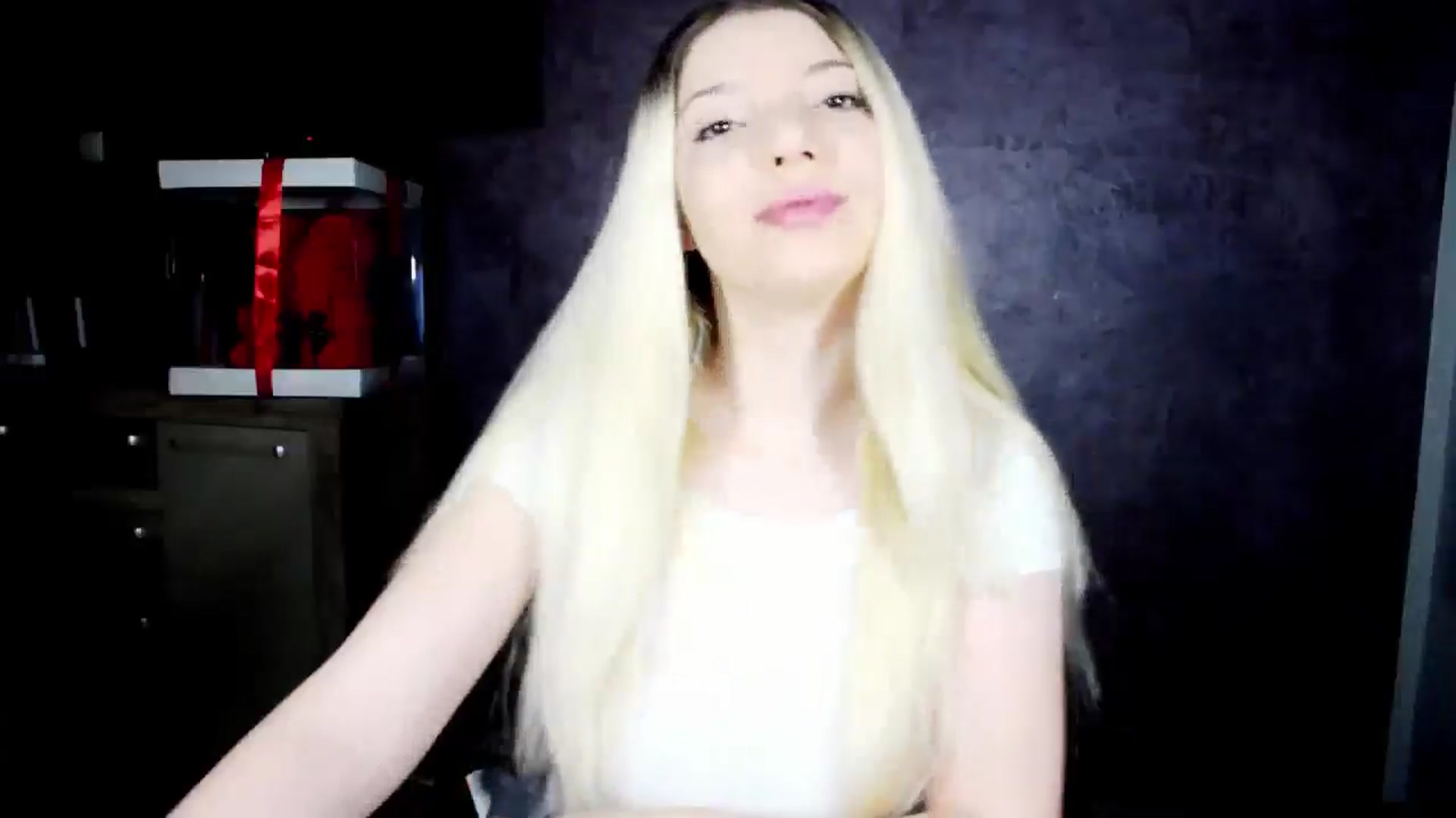 Gallery image thumbnail from Anelie18_'s myfreecams stream on, 11/21/2024, 09:00 image 8 of 20