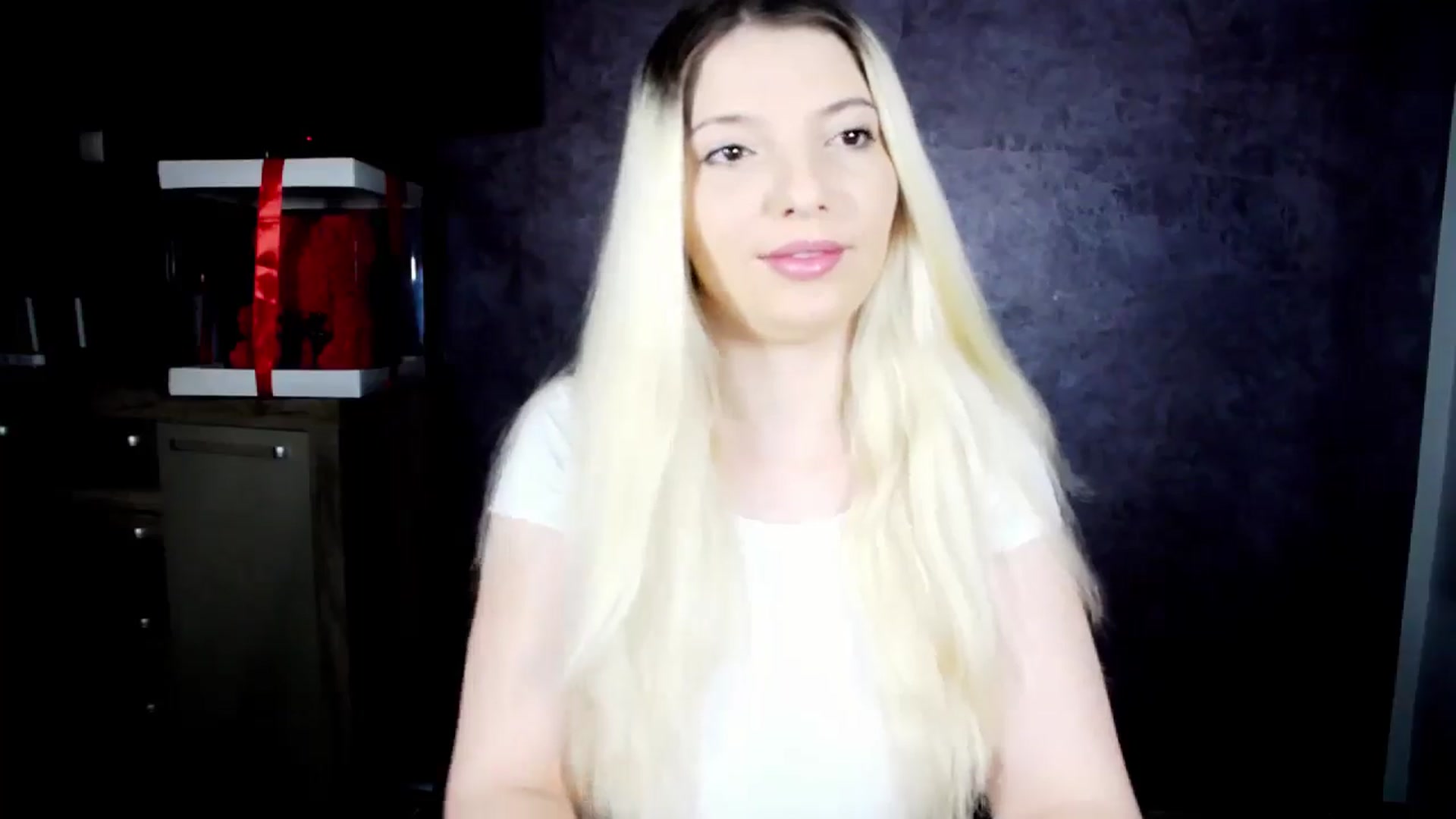 Gallery image thumbnail from Anelie18_'s myfreecams stream on, 11/21/2024, 09:00 image 10 of 20