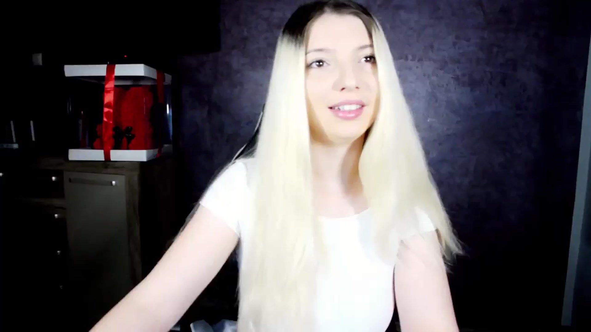 Gallery image thumbnail from Anelie18_'s myfreecams stream on, 11/21/2024, 09:00 image 12 of 20