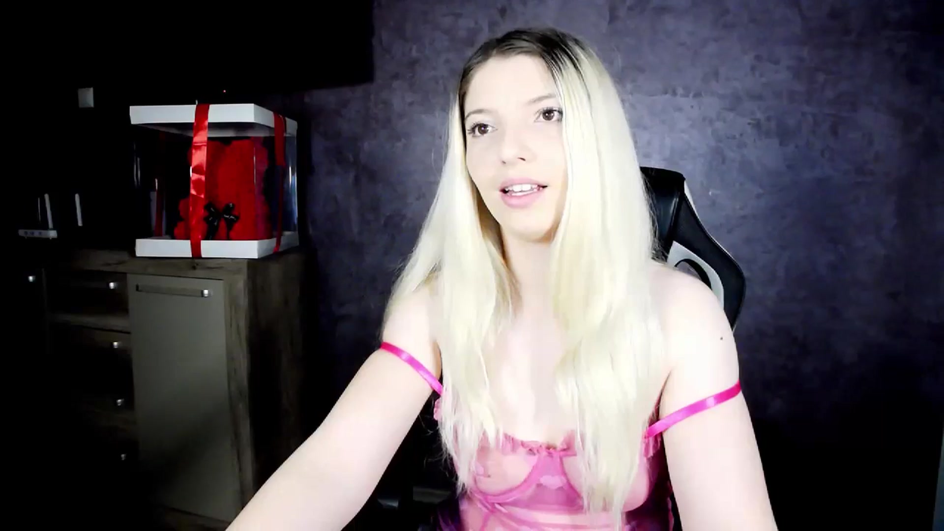 Gallery image thumbnail from Anelie18_'s myfreecams stream on, 11/22/2024, 11:01 image 3 of 20