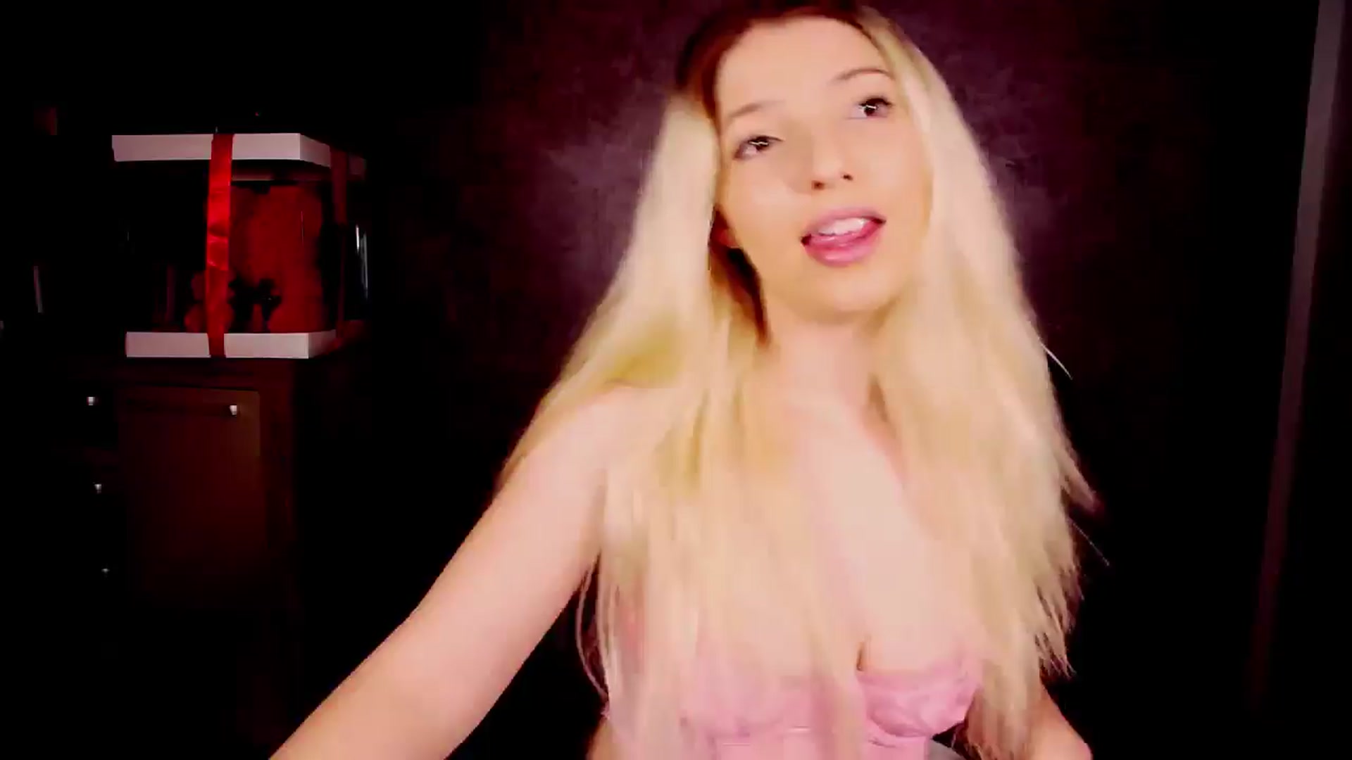 Gallery image thumbnail from Anelie18_'s myfreecams stream on, 11/25/2024, 11:47 image 9 of 20