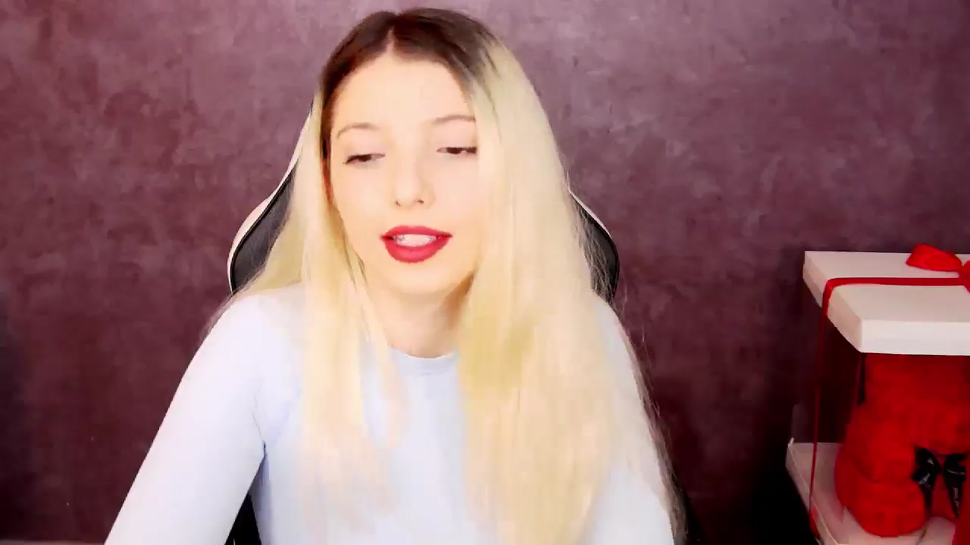Gallery image thumbnail from Anelie18_'s myfreecams stream on, 11/27/2024, 09:24 image 19 of 20
