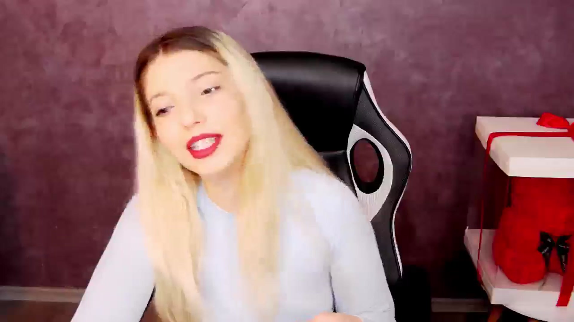 Gallery image thumbnail from Anelie18_'s myfreecams stream on, 11/27/2024, 09:24 image 7 of 20