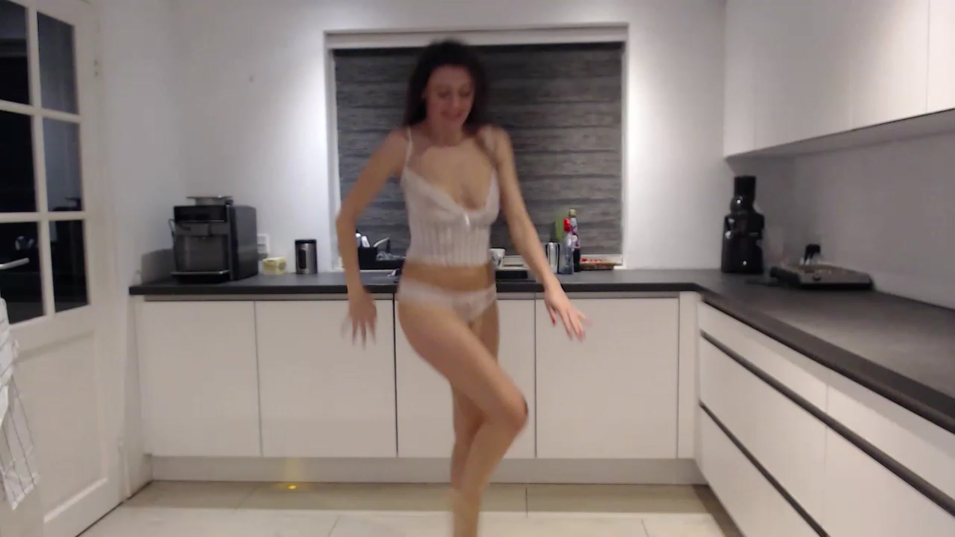 Gallery image thumbnail from Anelly's myfreecams stream on, 11/20/2022, 24:17 image 1 of 20
