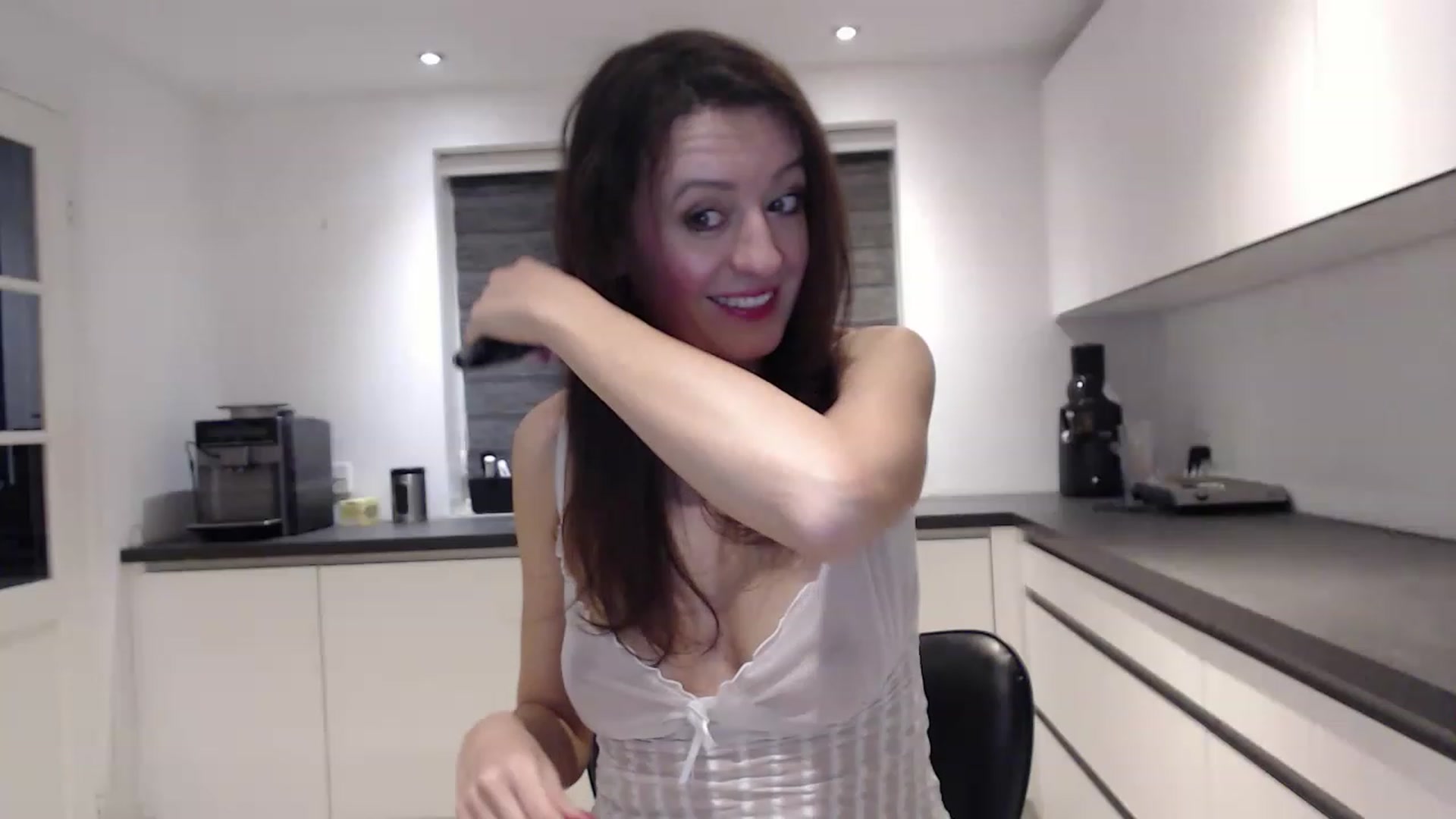 Gallery image thumbnail from Anelly's myfreecams stream on, 11/20/2022, 02:22 image 8 of 20