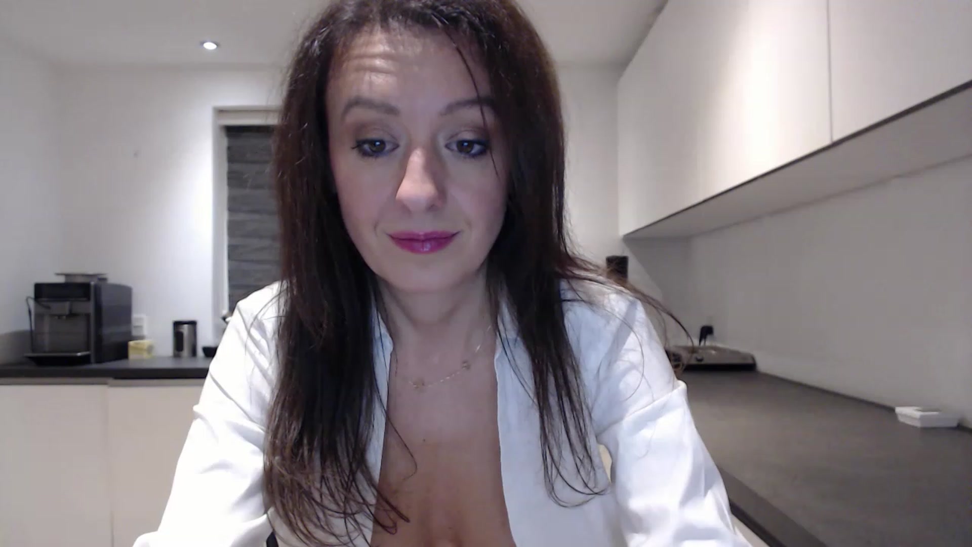 Gallery image thumbnail from Anelly's myfreecams stream on, 11/27/2022, 02:34 image 11 of 20