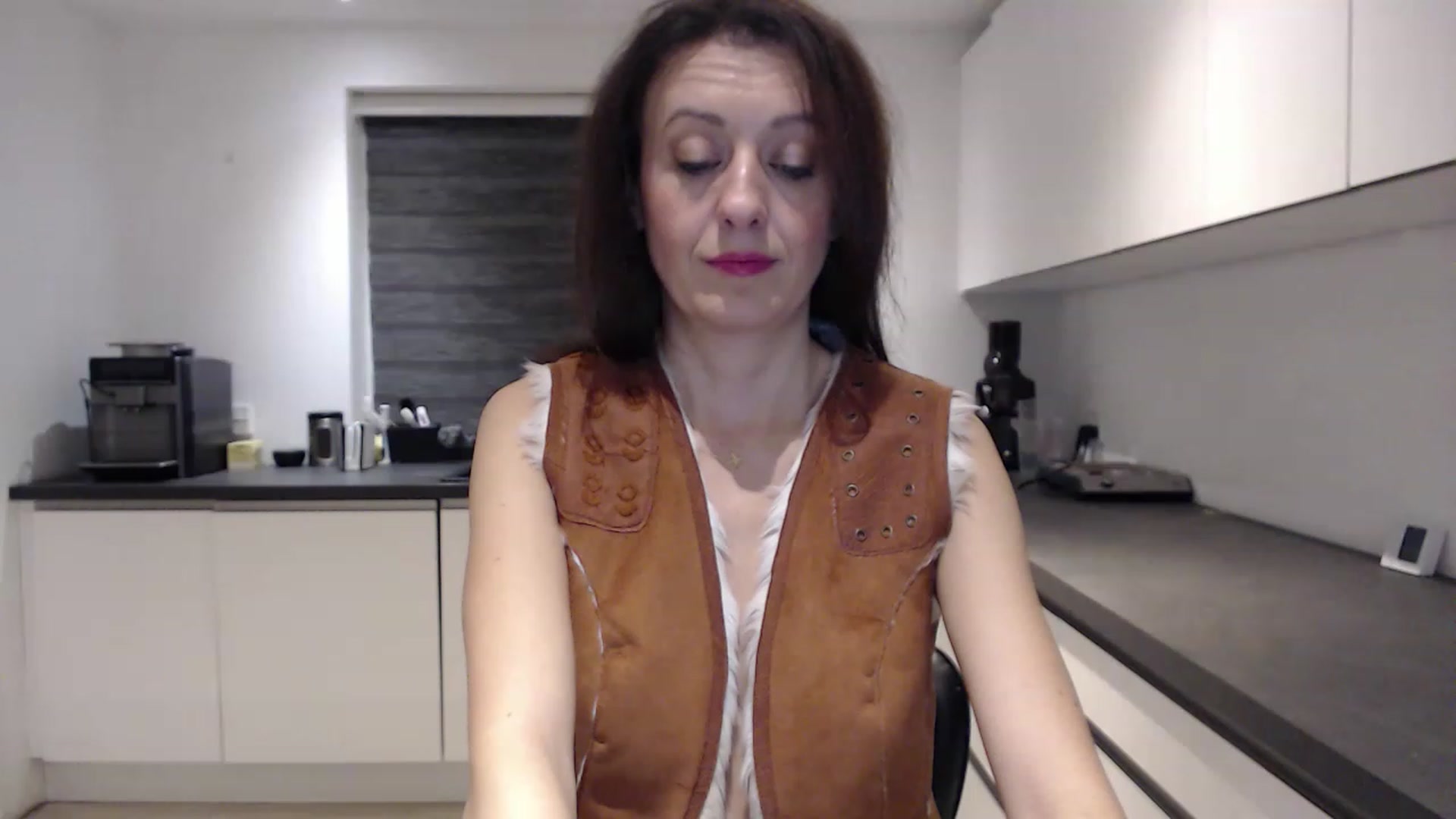 Gallery image thumbnail from Anelly's myfreecams stream on, 12/04/2022, 01:22 image 17 of 20