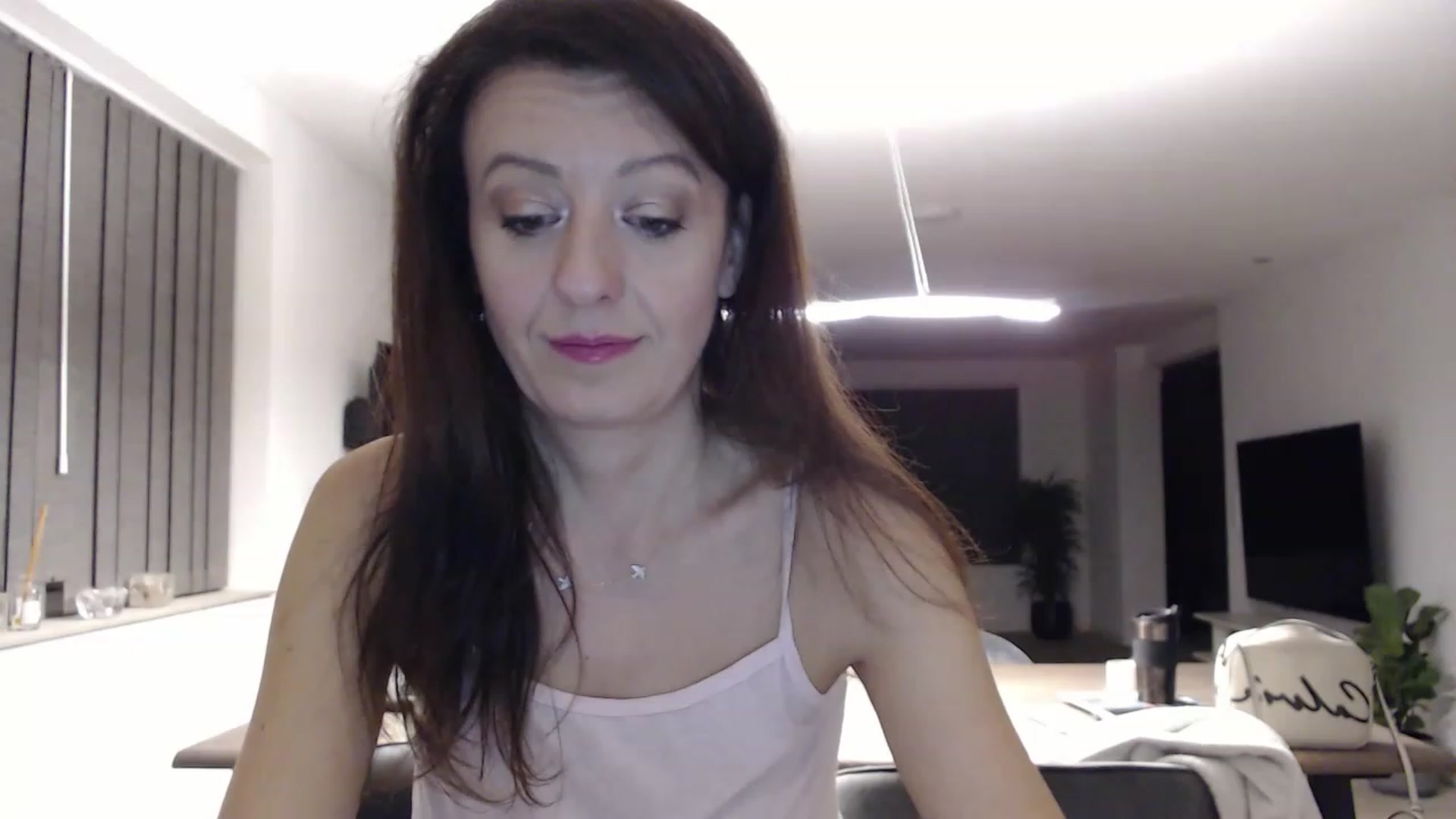 Gallery image thumbnail from Anelly's myfreecams stream on, 12/10/2022, 24:02 image 2 of 20