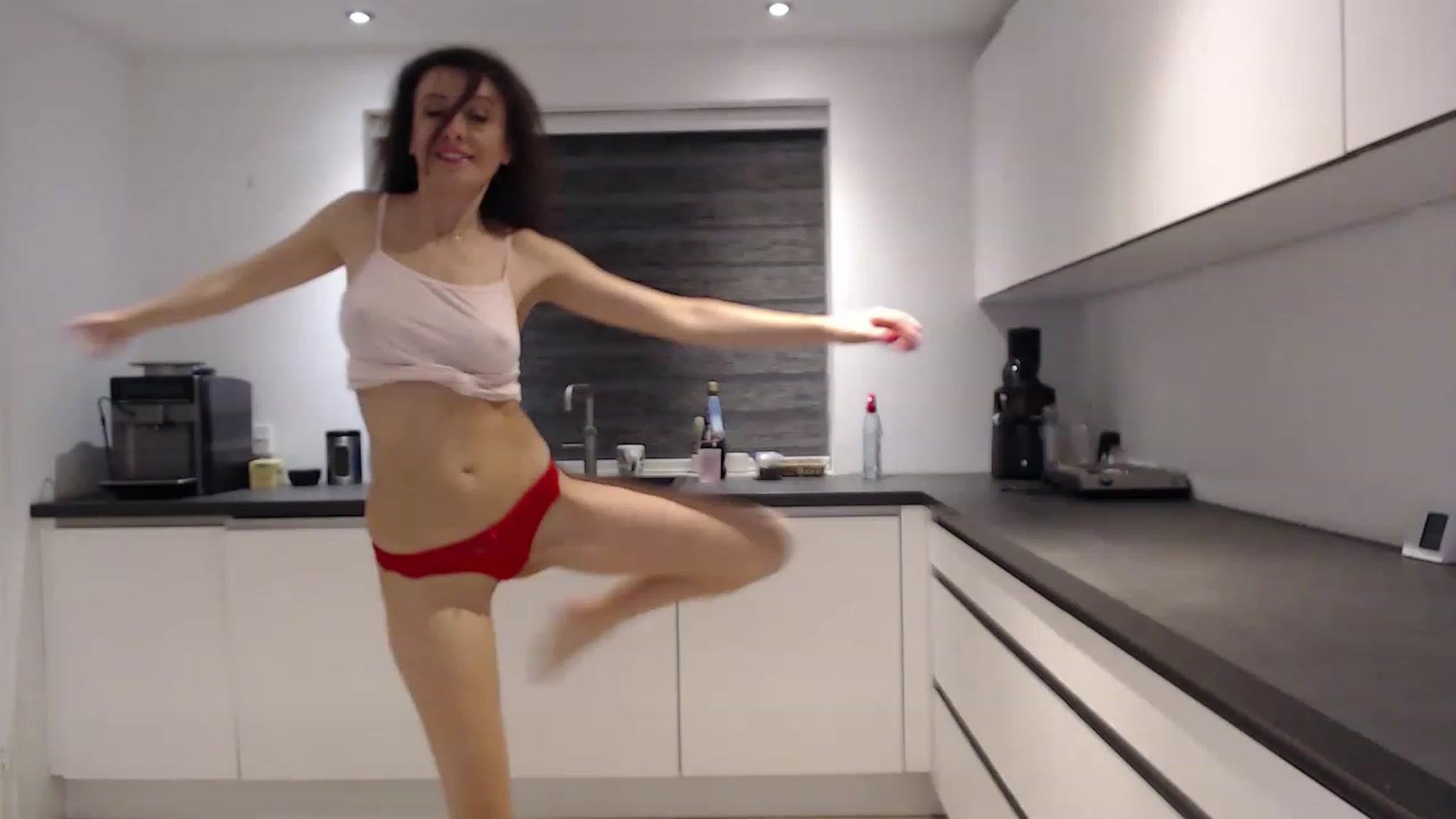 Gallery image thumbnail from Anelly's myfreecams stream on, 12/10/2022, 24:02 image 16 of 20