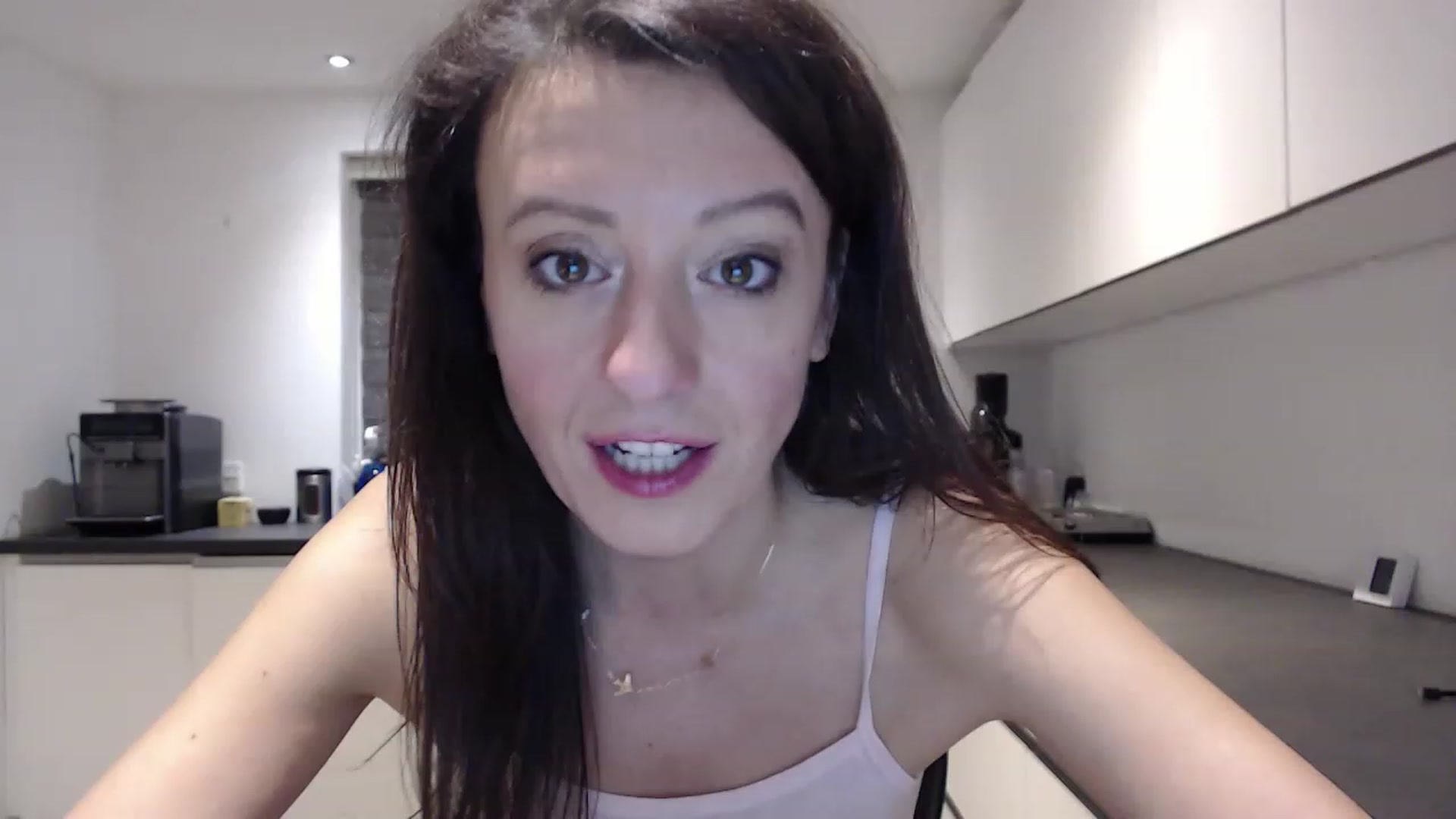 Gallery image thumbnail from Anelly's myfreecams stream on, 12/10/2022, 01:50 image 14 of 20