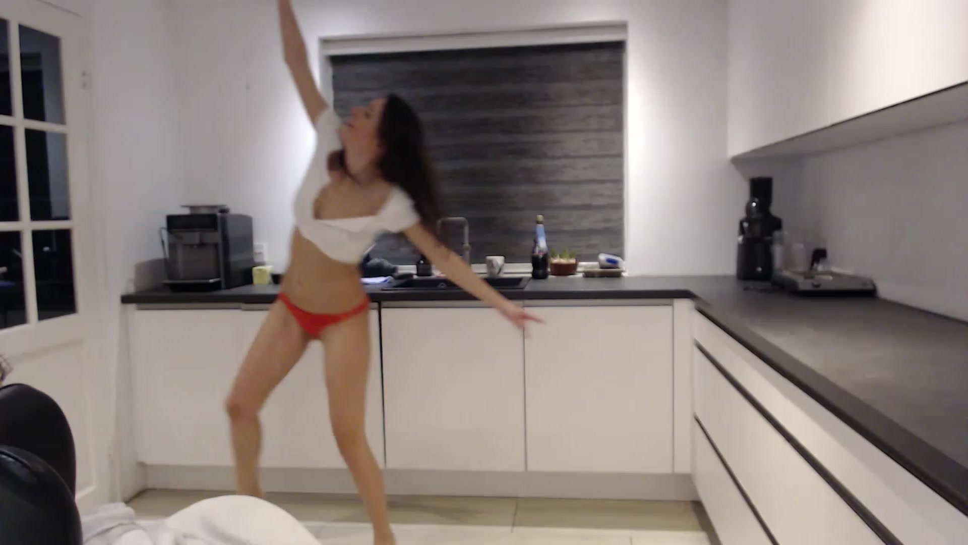 Gallery image thumbnail from Anelly's myfreecams stream on, 12/11/2022, 01:10 image 15 of 20