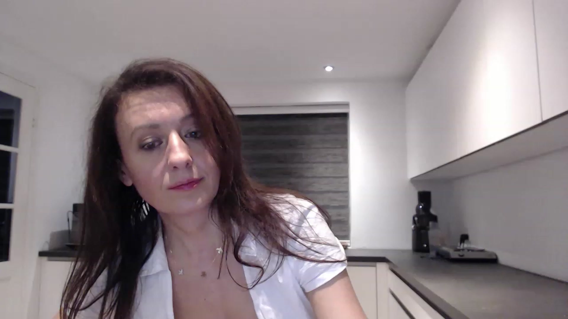 Gallery image thumbnail from Anelly's myfreecams stream on, 12/18/2022, 02:07 image 10 of 20