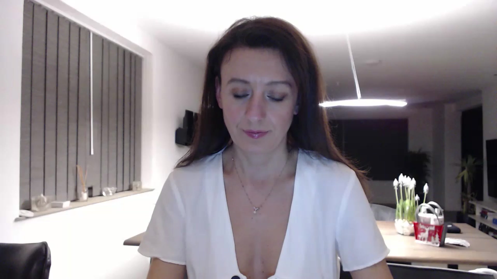 Gallery image thumbnail from Anelly's myfreecams stream on, 12/24/2022, 01:03 image 1 of 20