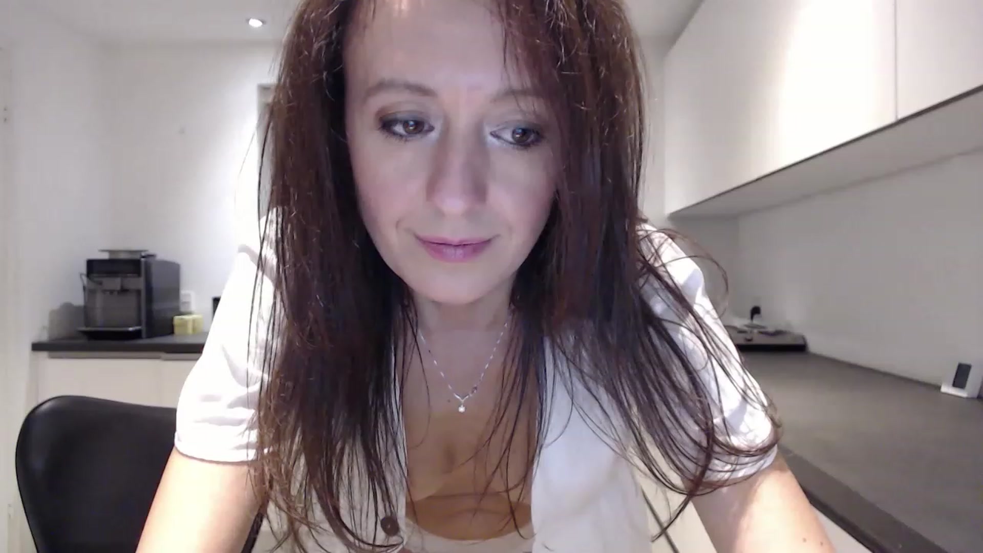 Gallery image thumbnail from Anelly's myfreecams stream on, 12/24/2022, 01:03 image 19 of 20