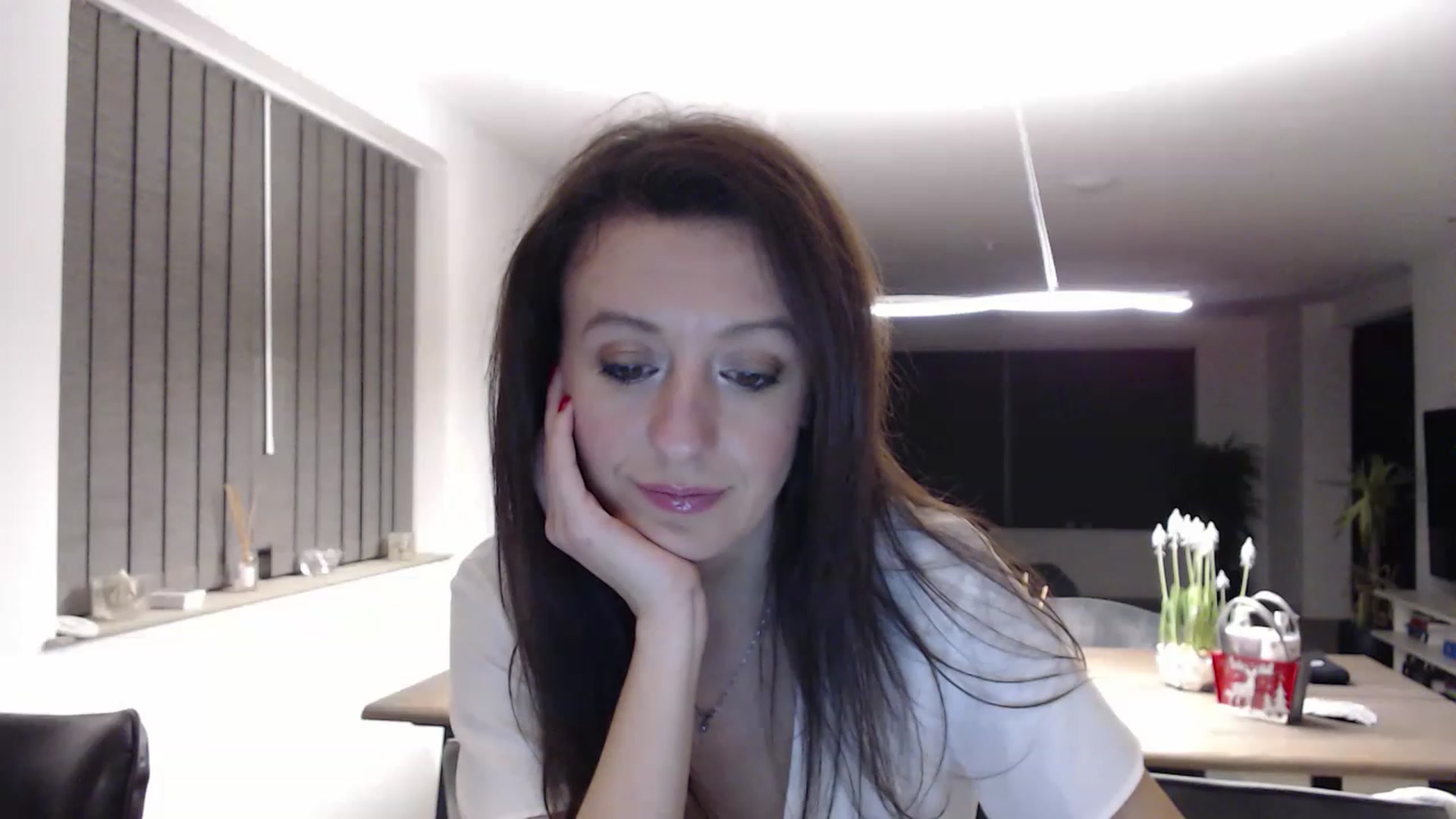 Gallery image thumbnail from Anelly's myfreecams stream on, 12/24/2022, 01:03 image 2 of 20