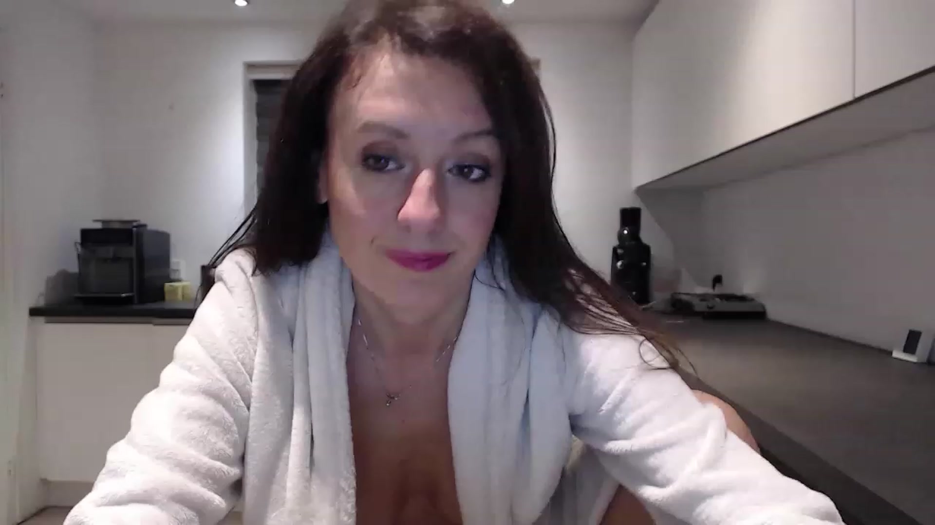 Gallery image thumbnail from Anelly's myfreecams stream on, 12/24/2022, 02:59 image 19 of 20