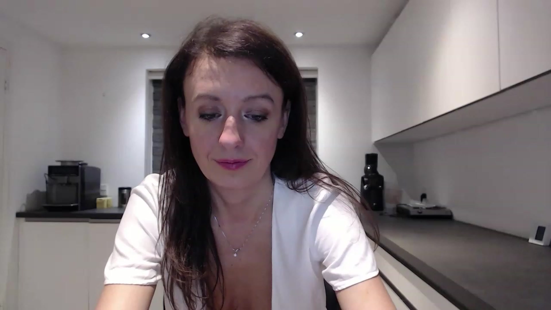 Gallery image thumbnail from Anelly's myfreecams stream on, 12/24/2022, 02:59 image 3 of 20