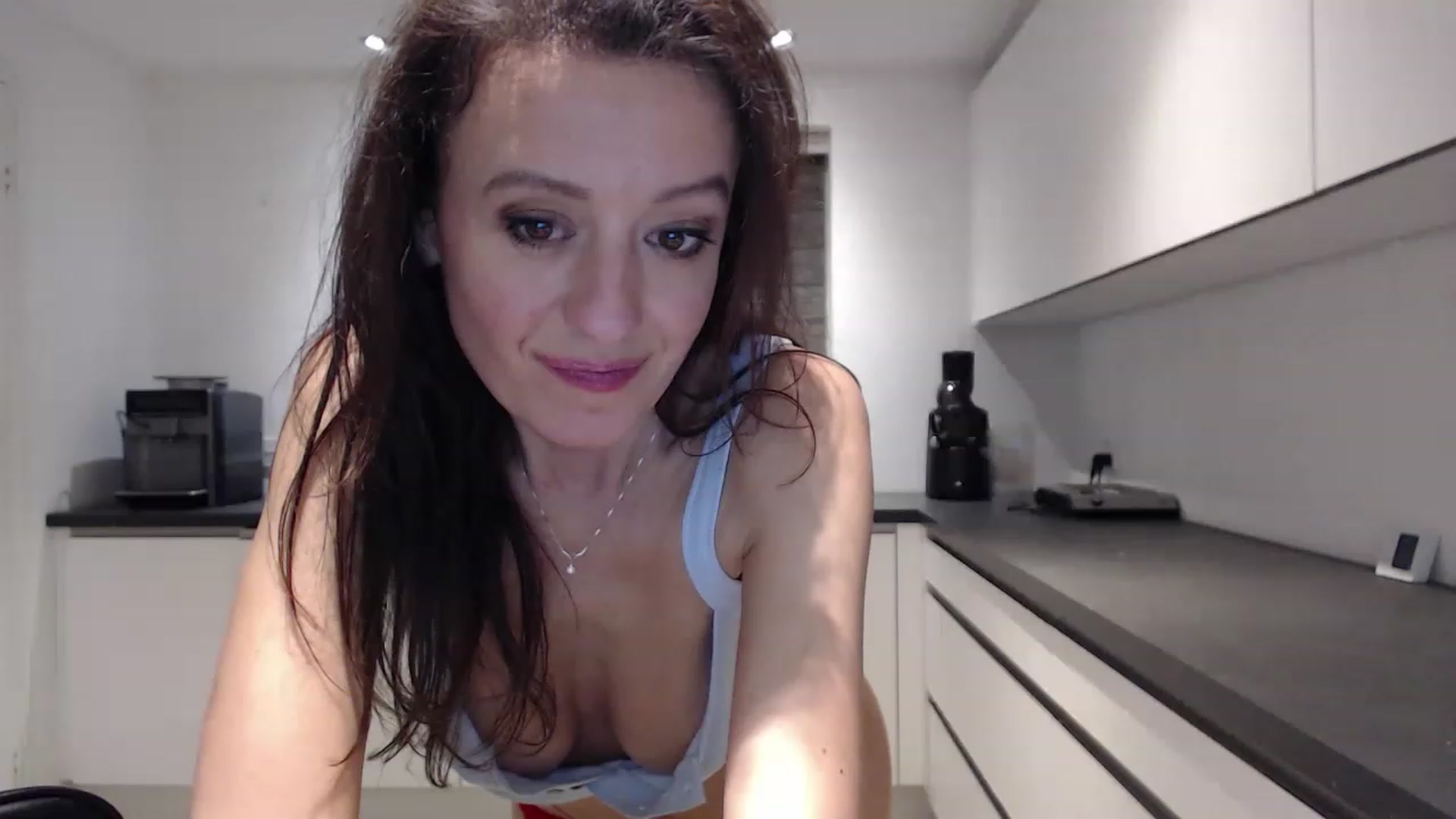 Gallery image thumbnail from Anelly's myfreecams stream on, 12/26/2022, 02:18 image 3 of 20
