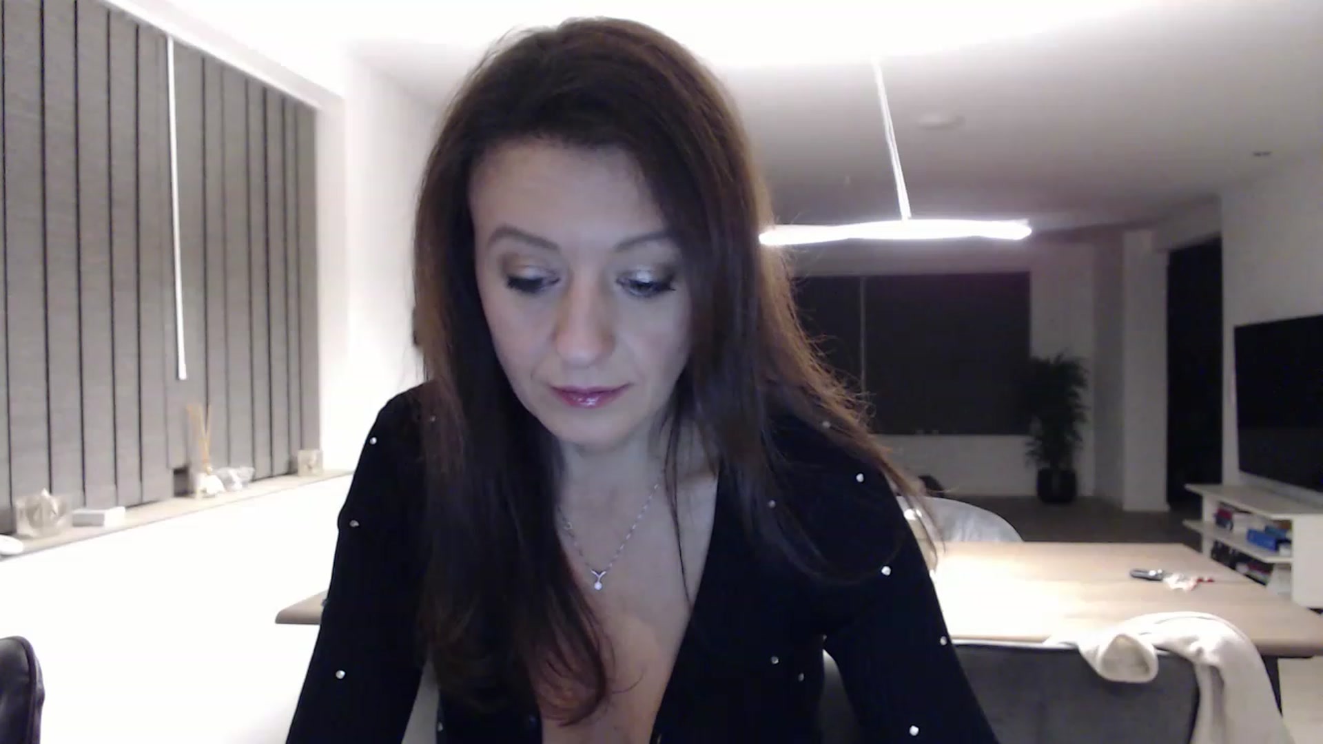 Gallery image thumbnail from Anelly's myfreecams stream on, 01/08/2023, 24:02 image 2 of 20