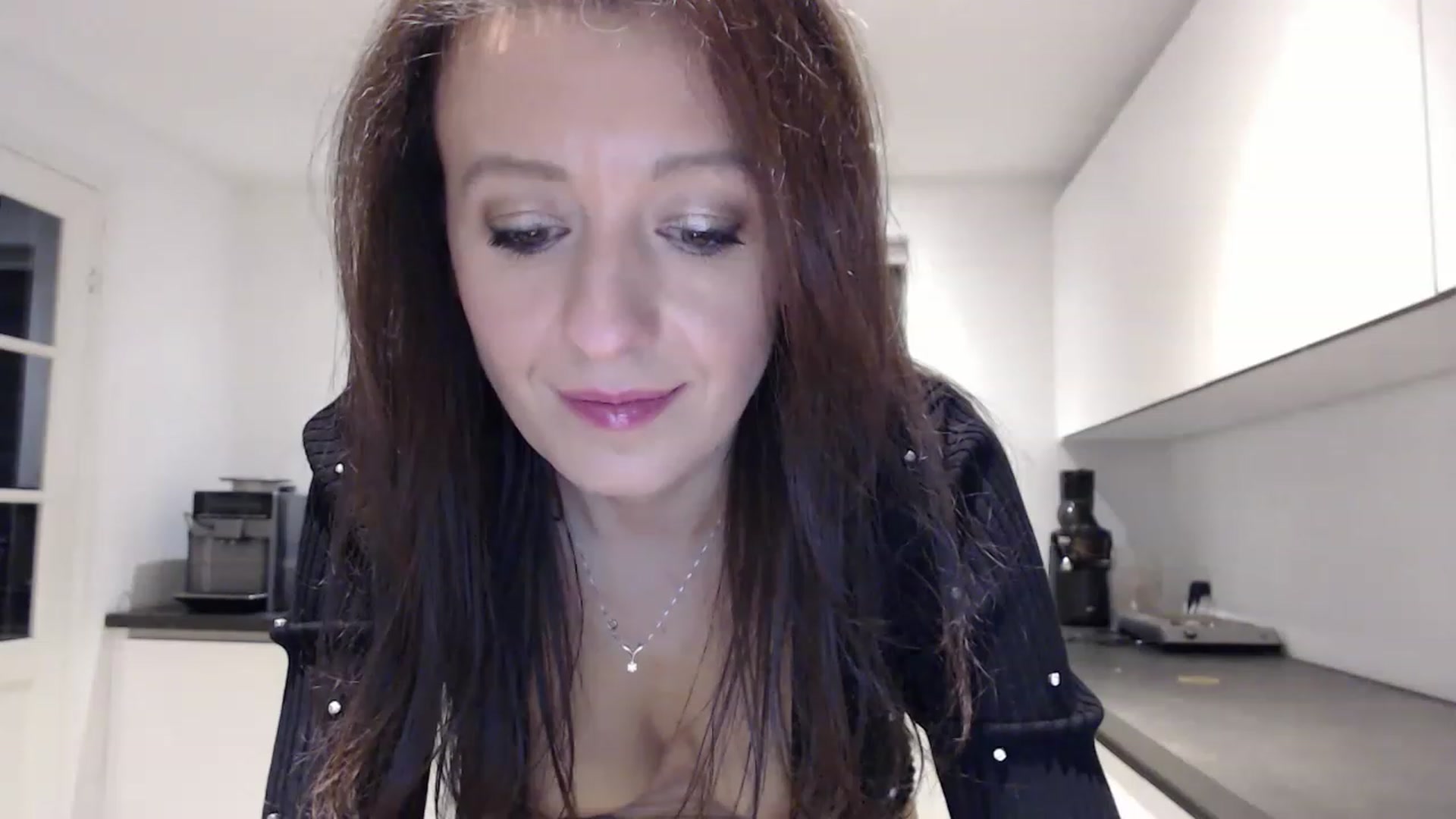 Gallery image thumbnail from Anelly's myfreecams stream on, 01/08/2023, 24:02 image 15 of 20