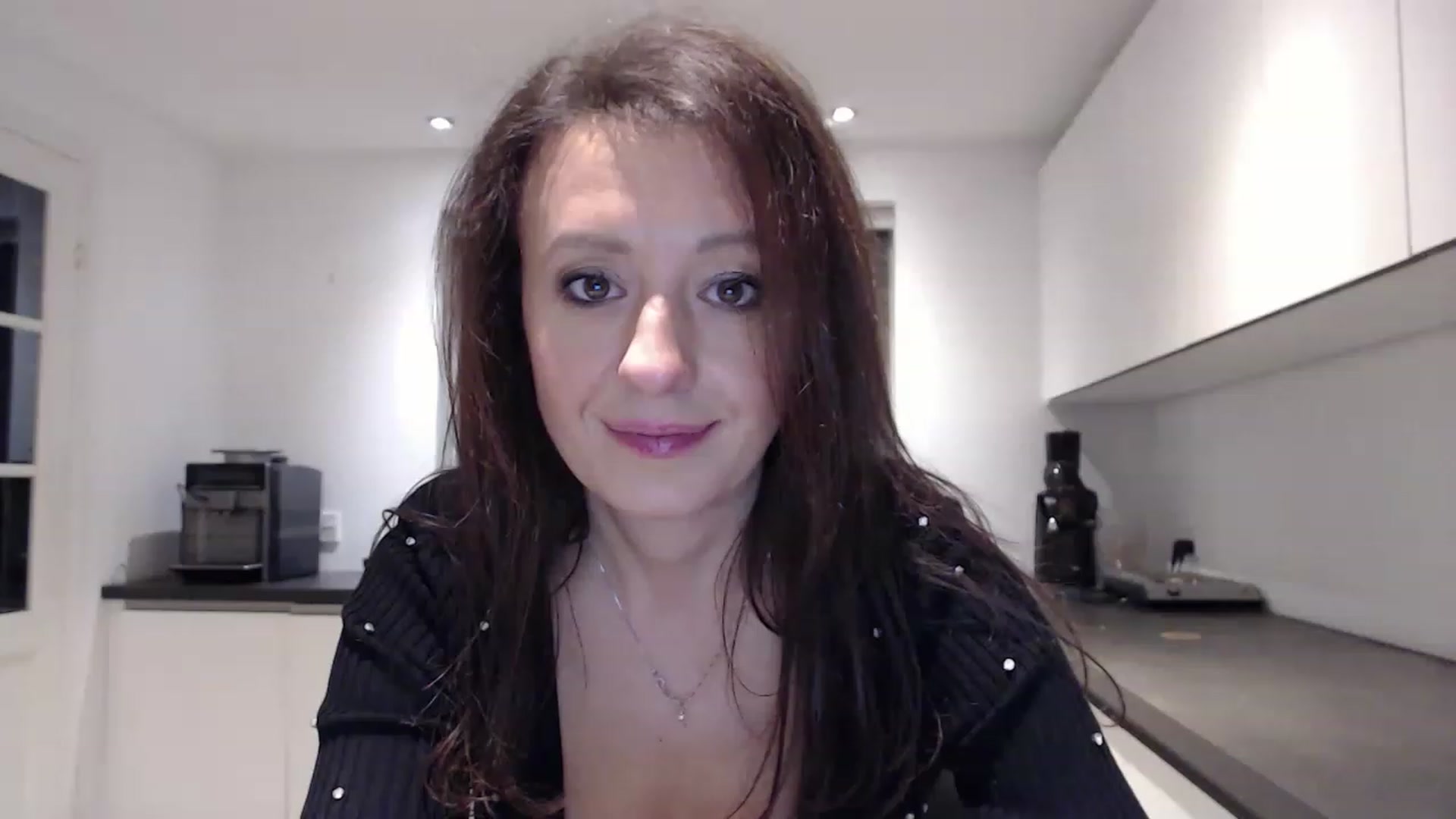 Gallery image thumbnail from Anelly's myfreecams stream on, 01/08/2023, 02:31 image 10 of 20