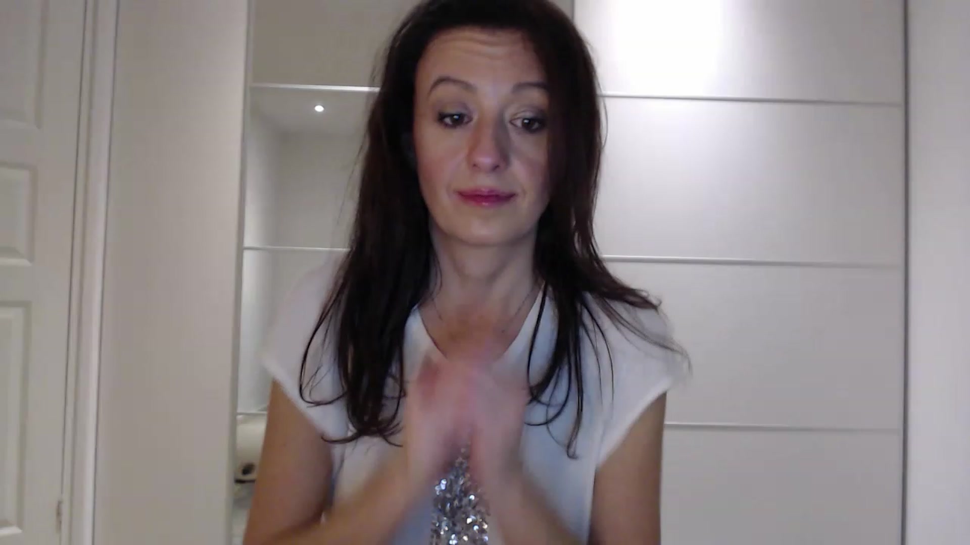 Gallery image thumbnail from Anelly's myfreecams stream on, 01/08/2023, 22:27 image 19 of 20