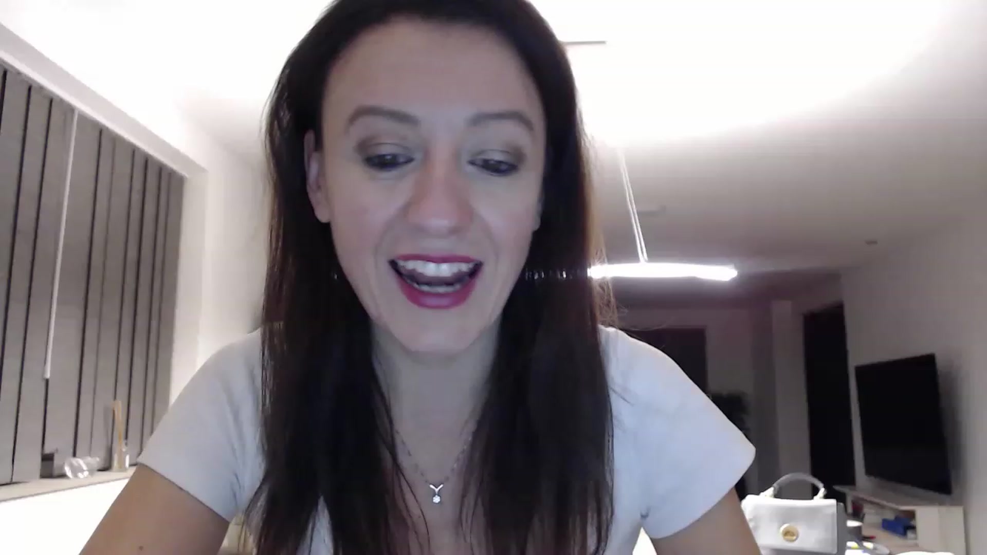 Gallery image thumbnail from Anelly's myfreecams stream on, 02/04/2023, 23:39 image 3 of 20