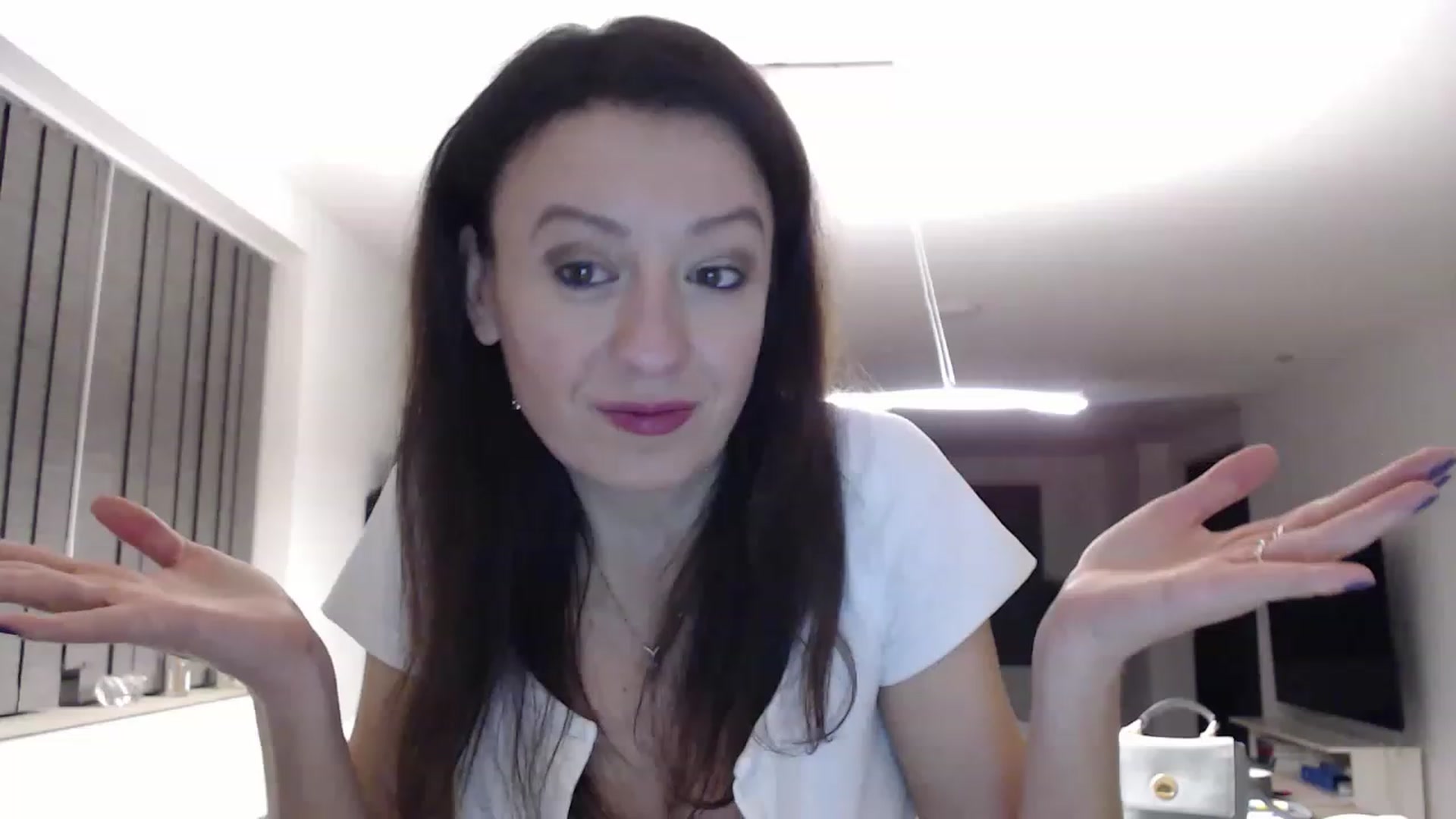 Gallery image thumbnail from Anelly's myfreecams stream on, 02/04/2023, 23:39 image 4 of 20