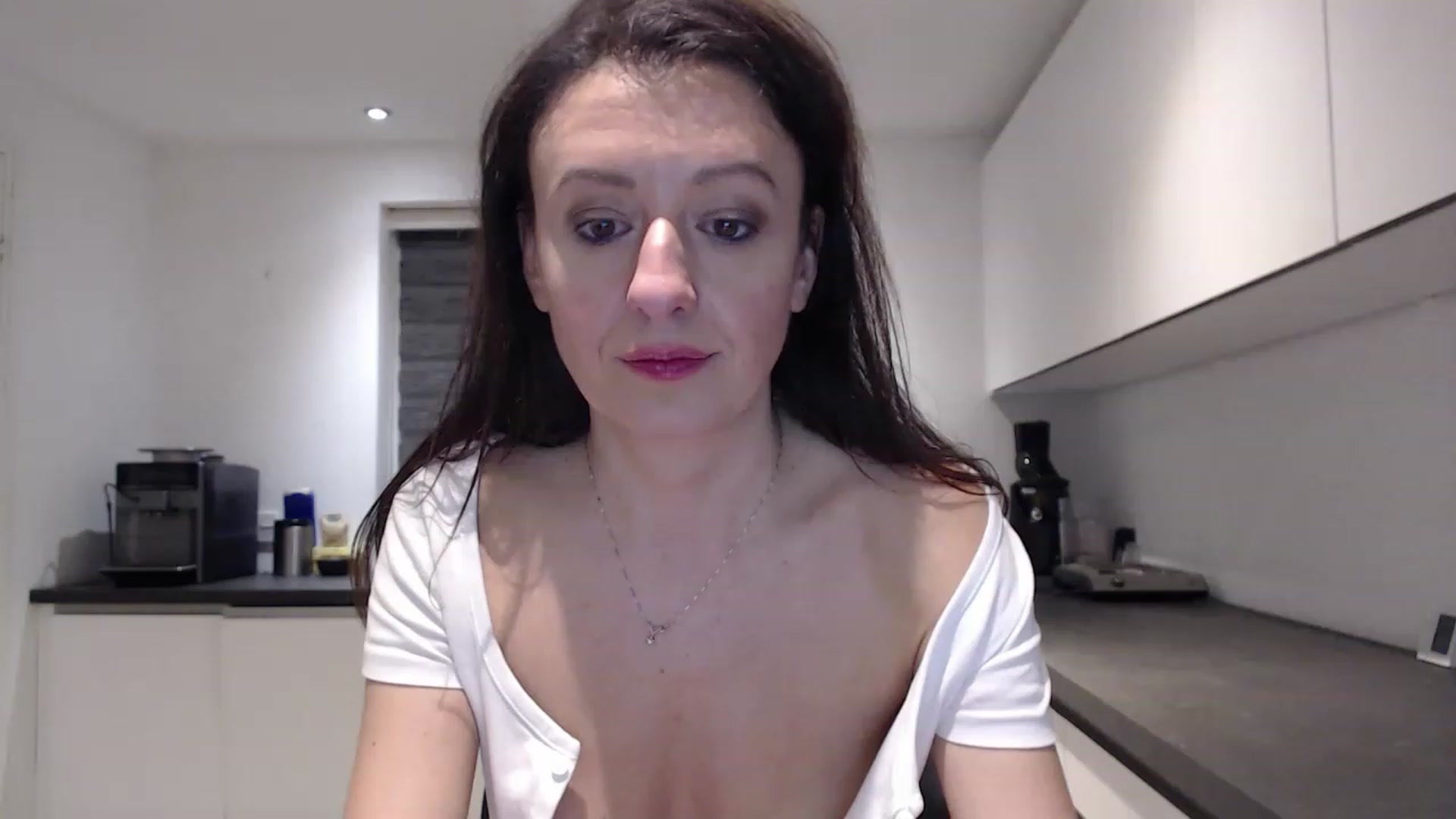 Gallery image thumbnail from Anelly's myfreecams stream on, 02/05/2023, 03:01 image 13 of 20
