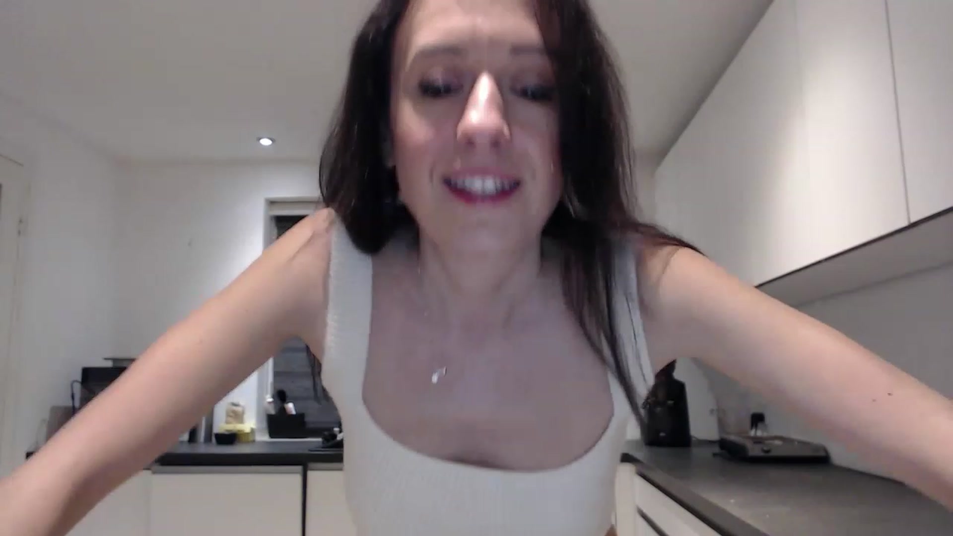 Gallery image thumbnail from Anelly's myfreecams stream on, 02/18/2023, 23:27 image 7 of 20