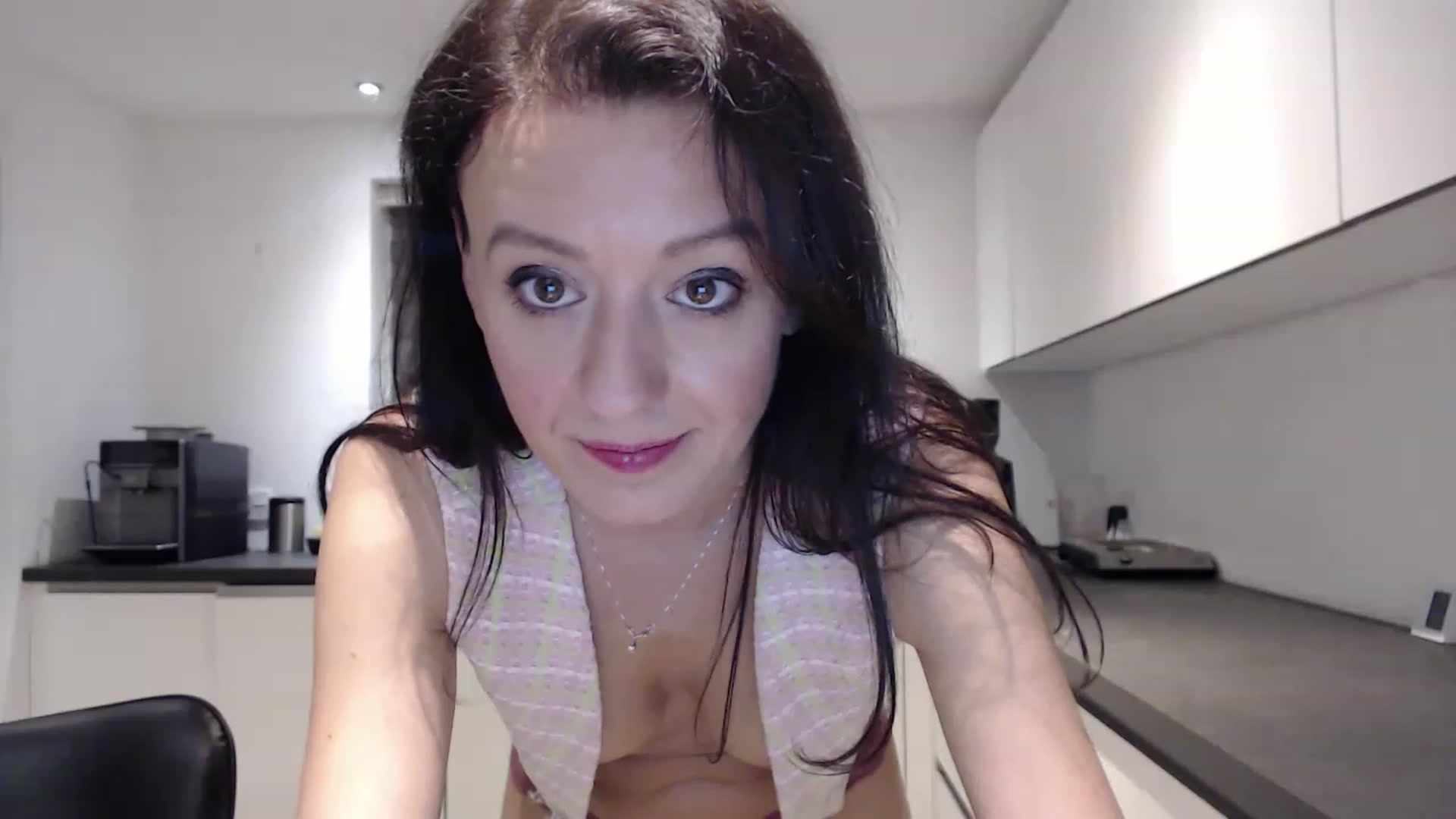 Gallery image thumbnail from Anelly's myfreecams stream on, 02/19/2023, 24:01 image 17 of 20