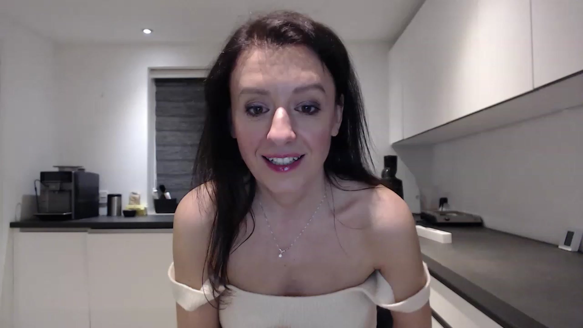 Gallery image thumbnail from Anelly's myfreecams stream on, 02/19/2023, 02:21 image 17 of 20