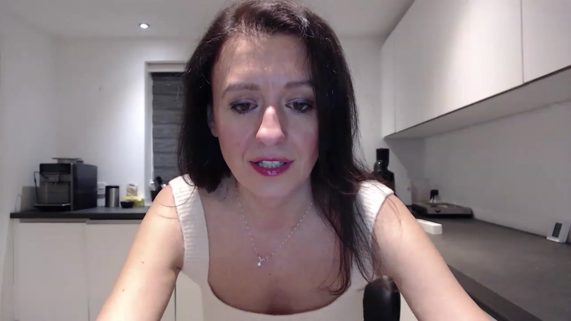 Gallery image thumbnail from Anelly's myfreecams stream on, 02/19/2023, 02:21 image 15 of 20