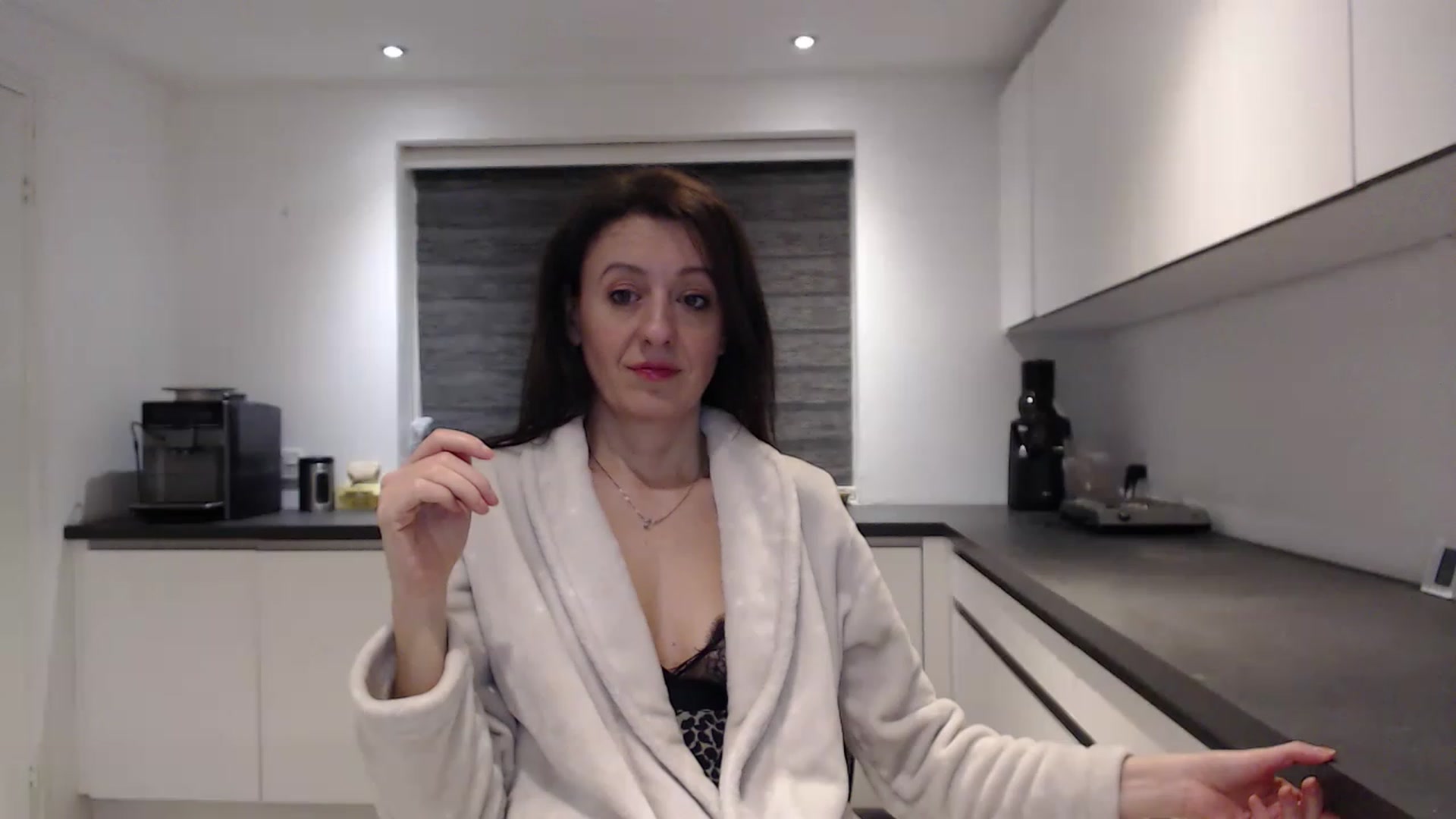 Gallery image thumbnail from Anelly's myfreecams stream on, 02/25/2023, 01:45 image 18 of 20