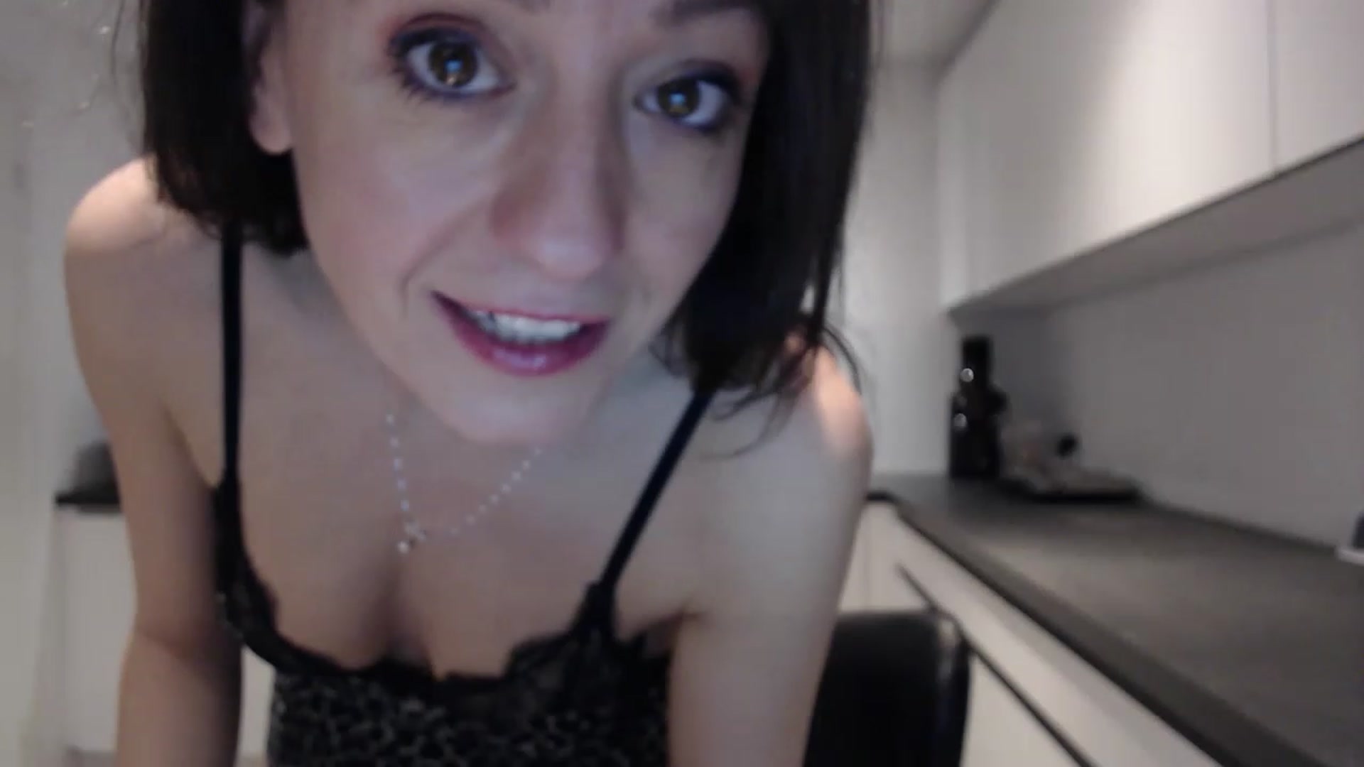 Gallery image thumbnail from Anelly's myfreecams stream on, 02/25/2023, 01:45 image 16 of 20