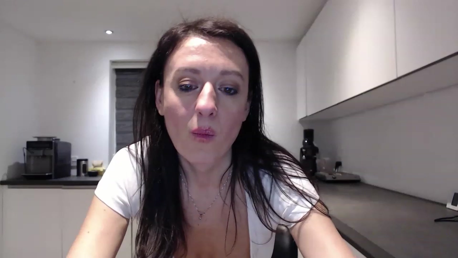 Gallery image thumbnail from Anelly's myfreecams stream on, 02/26/2023, 02:33 image 19 of 20