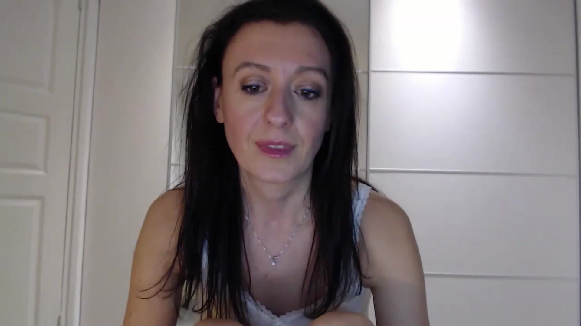 Gallery image thumbnail from Anelly's myfreecams stream on, 03/05/2023, 22:25 image 20 of 20