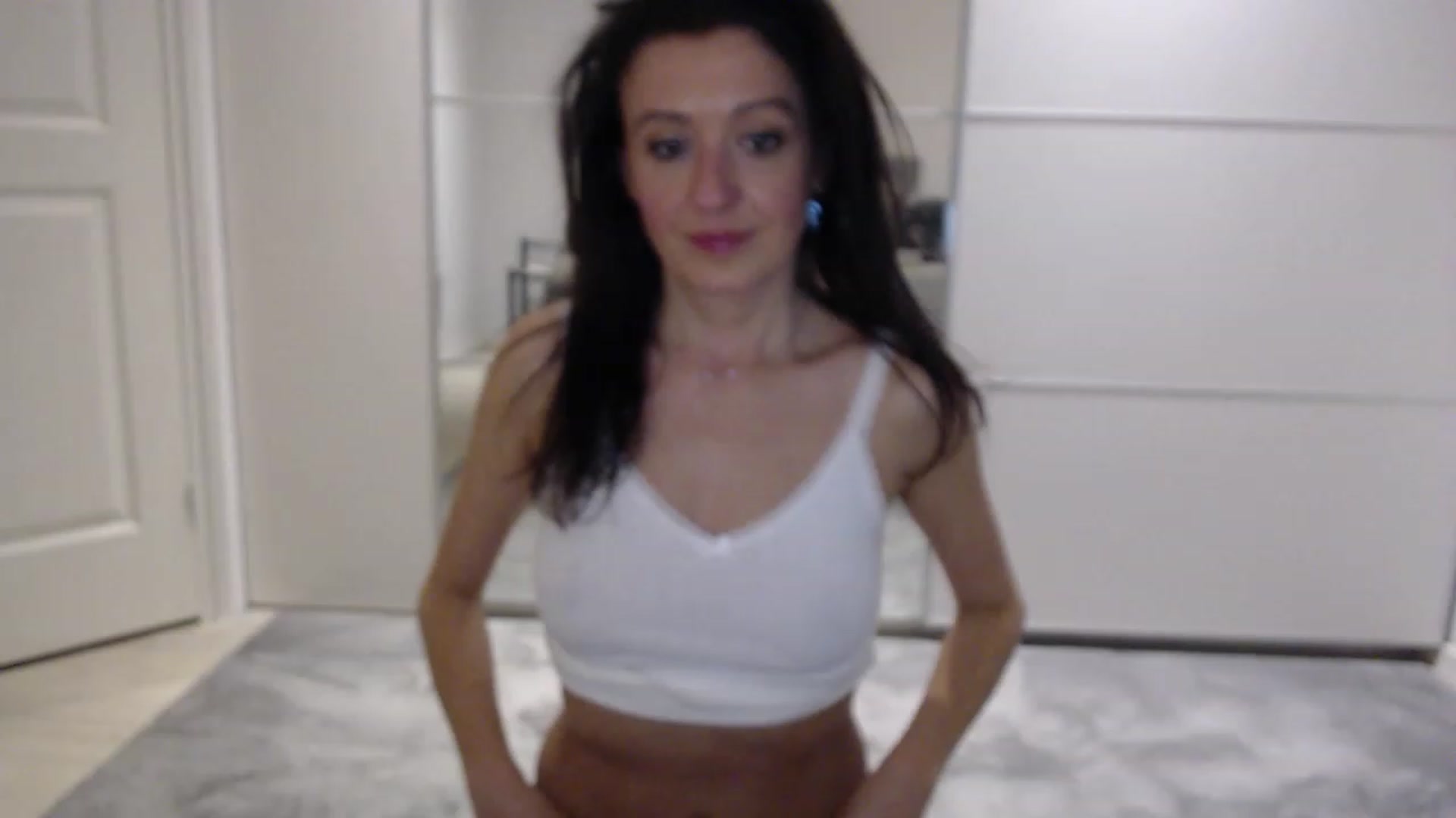 Gallery image thumbnail from Anelly's myfreecams stream on, 03/05/2023, 22:25 image 3 of 20