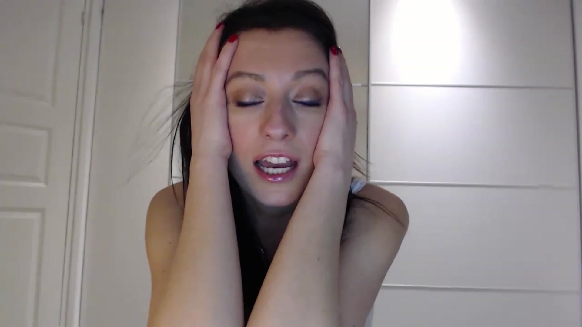 Gallery image thumbnail from Anelly's myfreecams stream on, 03/05/2023, 22:25 image 18 of 20