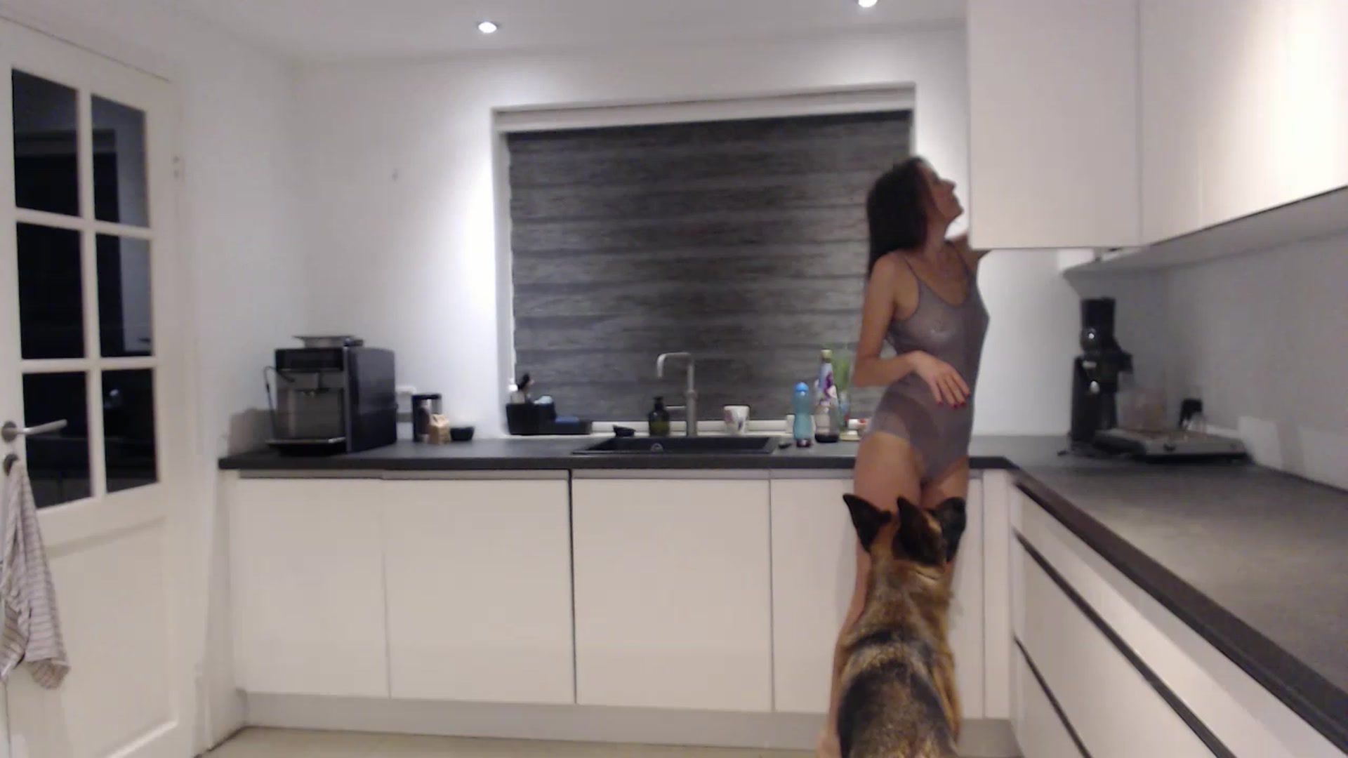 Gallery image thumbnail from Anelly's myfreecams stream on, 04/01/2023, 23:00 image 6 of 20