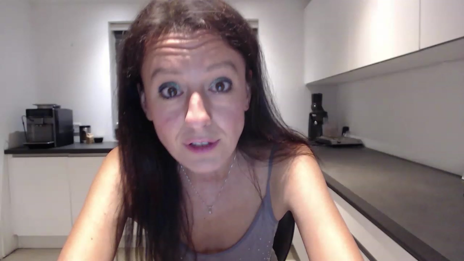 Gallery image thumbnail from Anelly's myfreecams stream on, 04/02/2023, 24:18 image 18 of 20