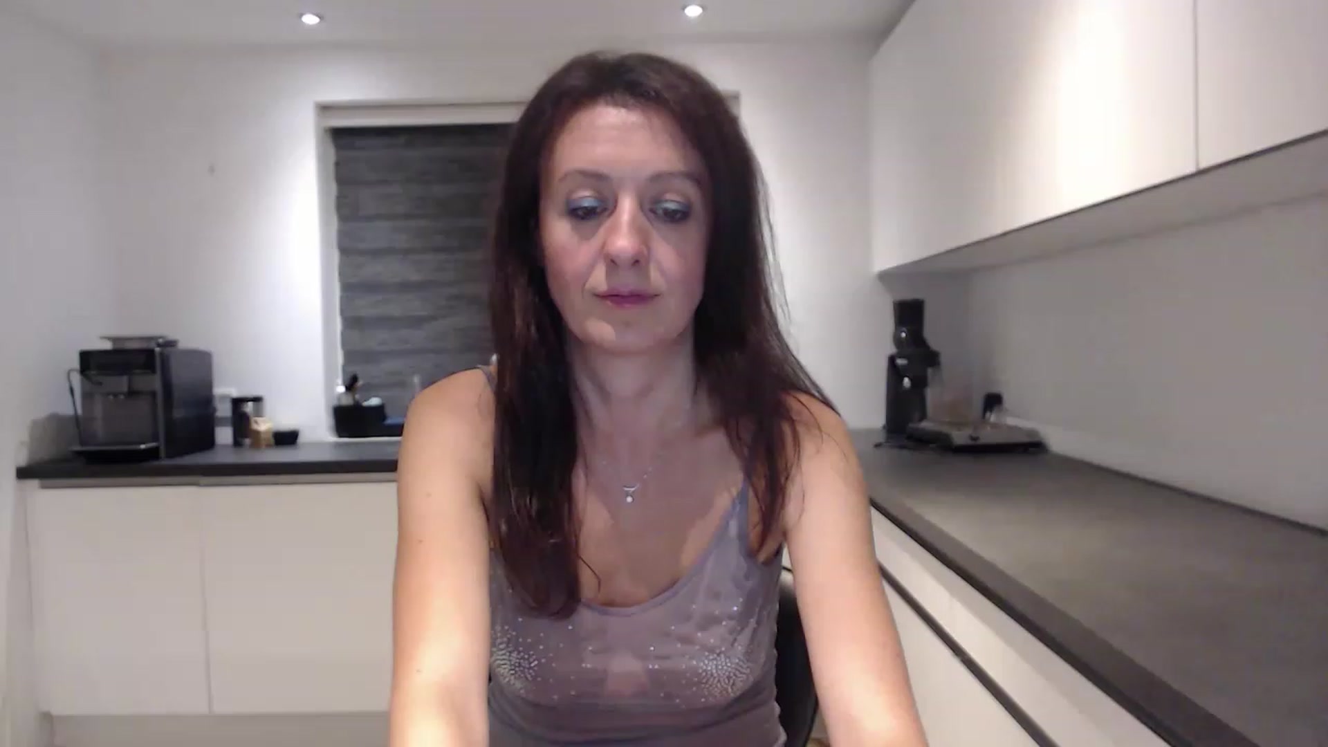 Gallery image thumbnail from Anelly's myfreecams stream on, 04/02/2023, 01:44 image 6 of 20
