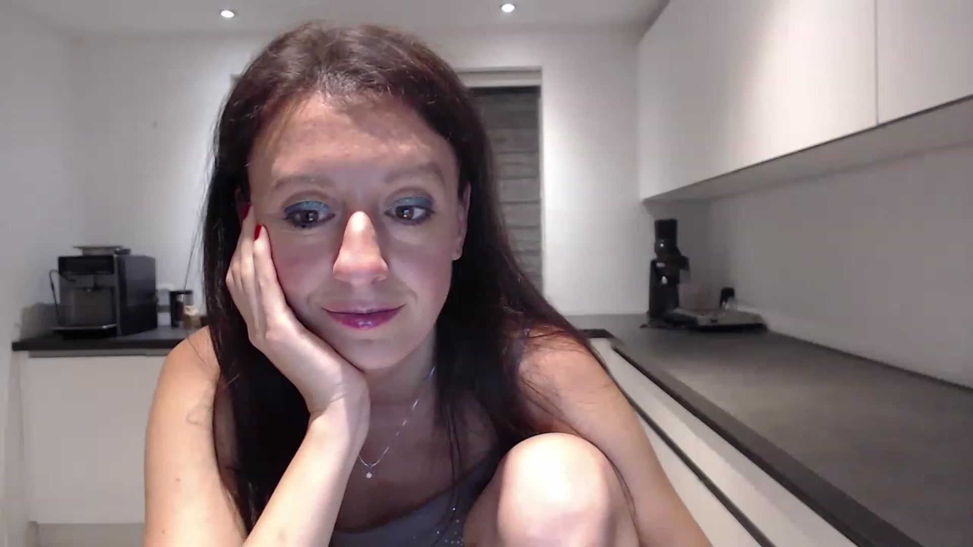Gallery image thumbnail from Anelly's myfreecams stream on, 04/02/2023, 01:44 image 13 of 20
